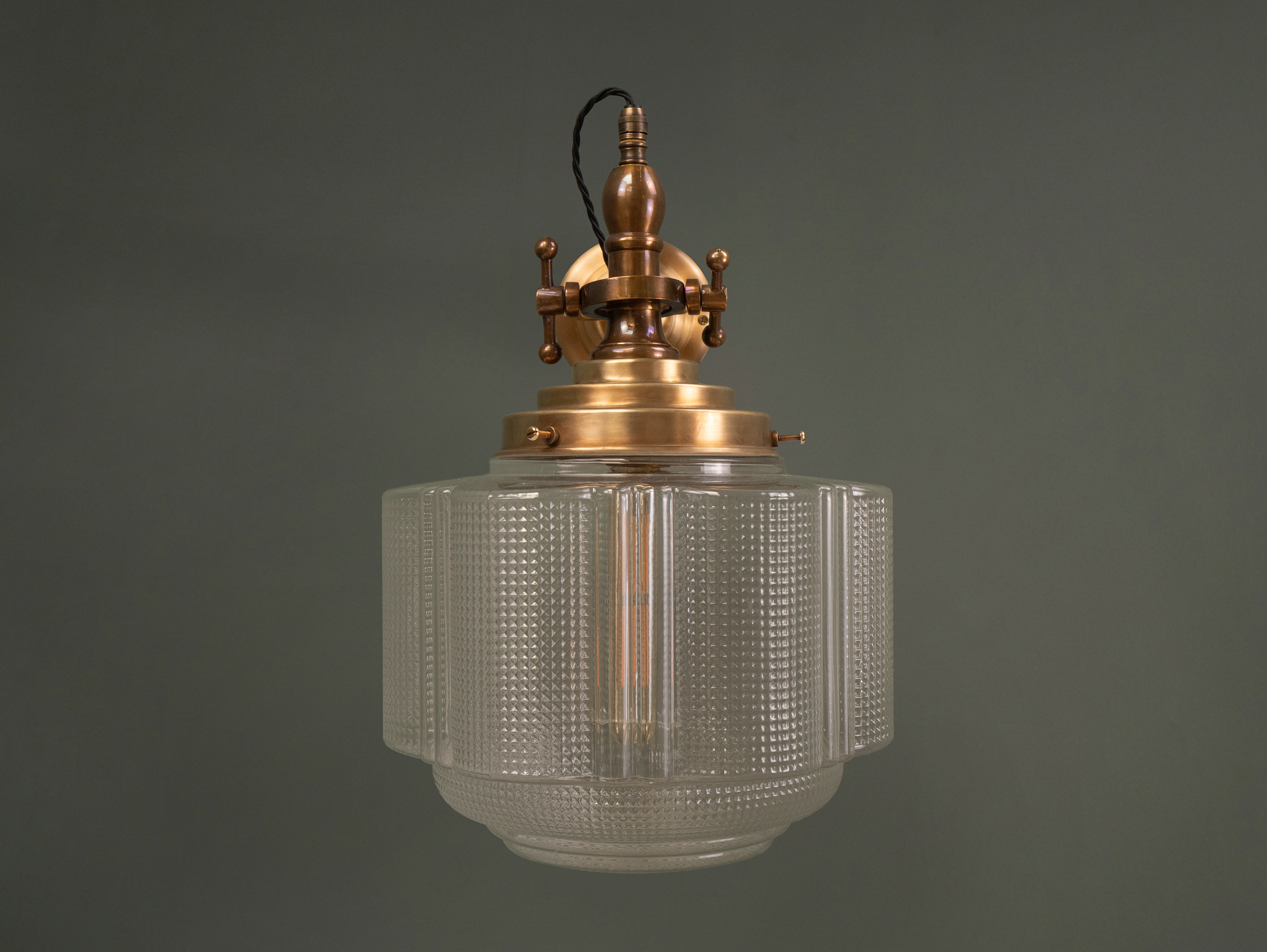 Budapest wall light clear off.png