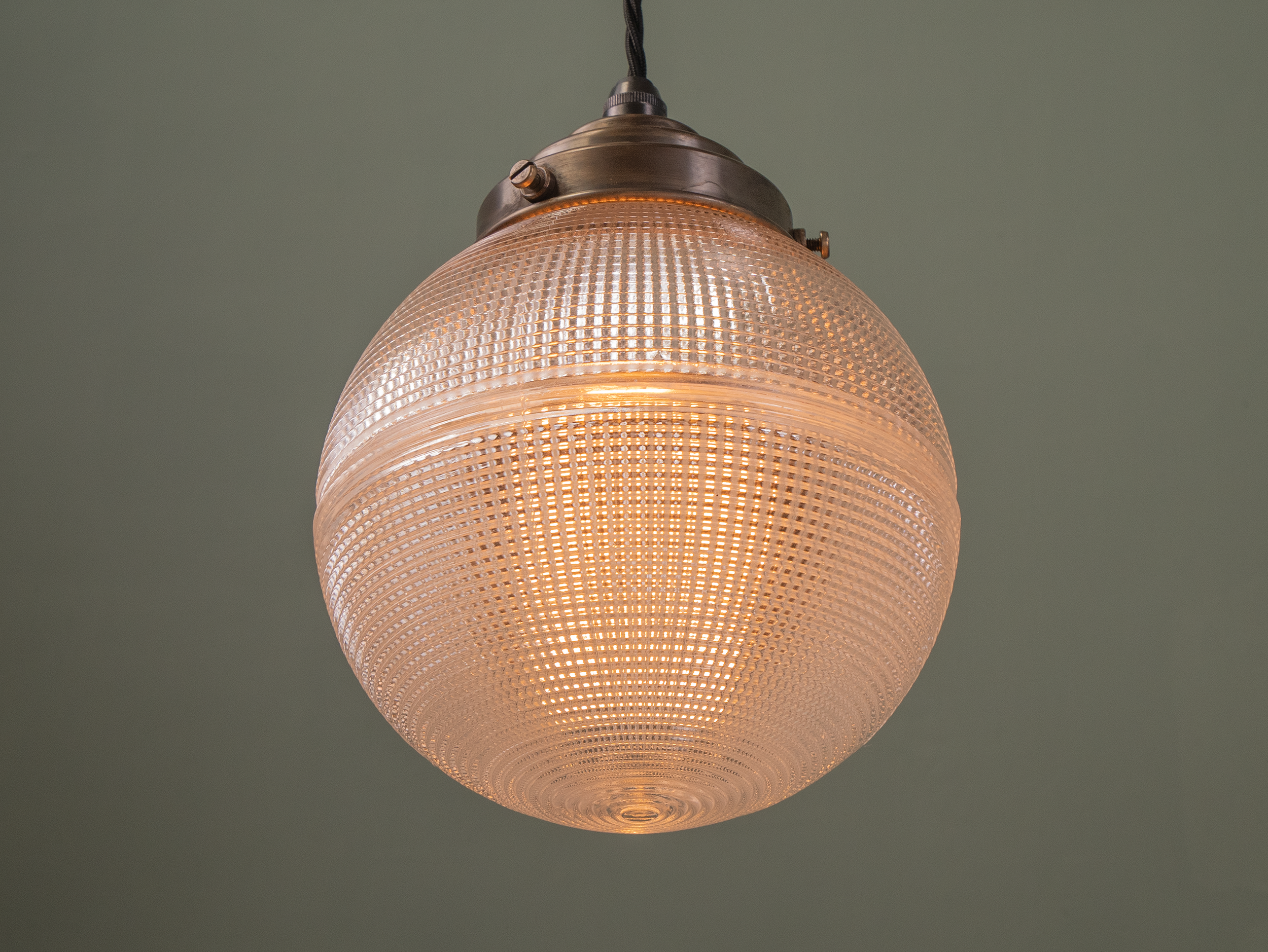 harker pendant bronze small up.png