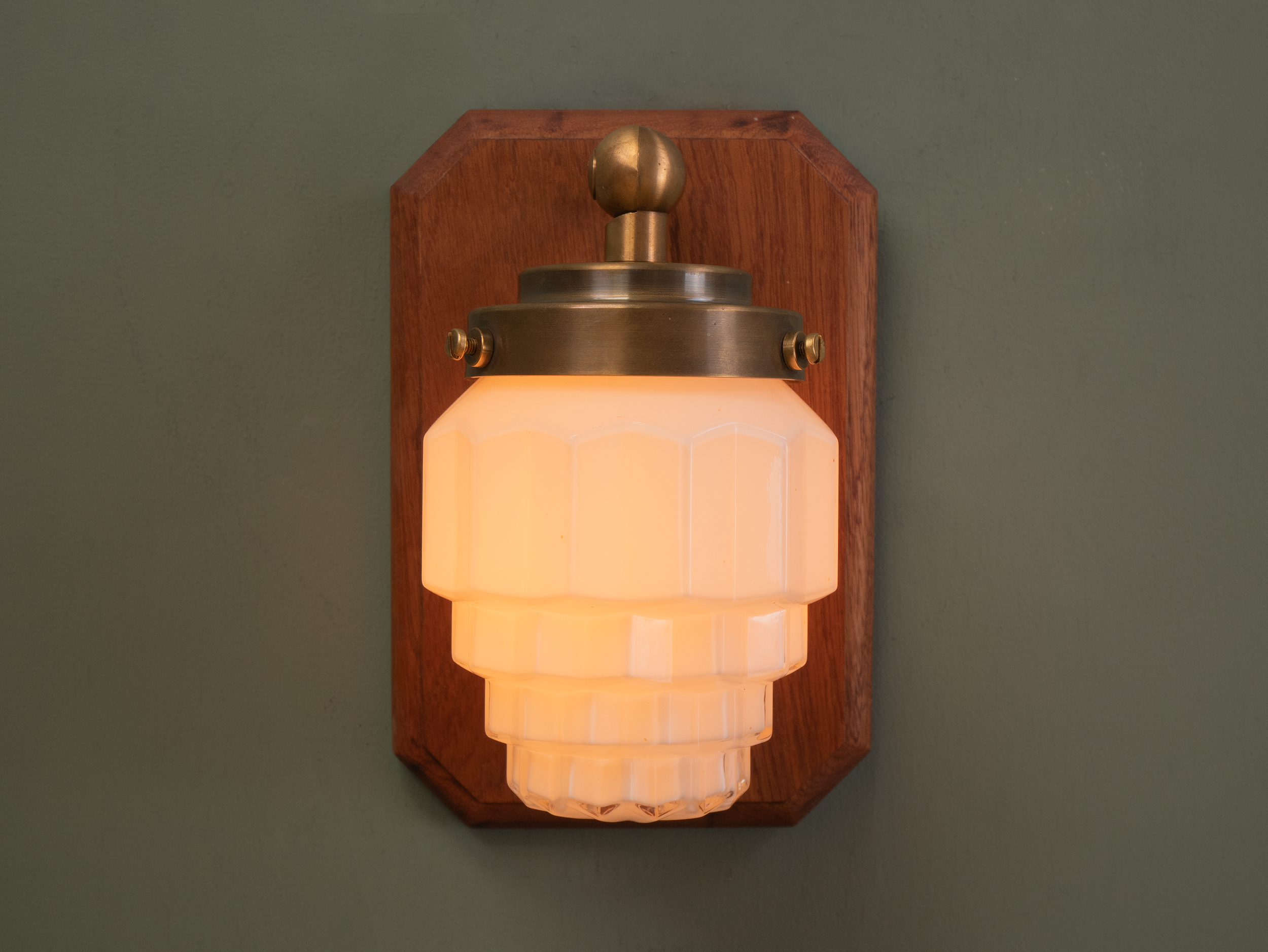 warley wall light on.png
