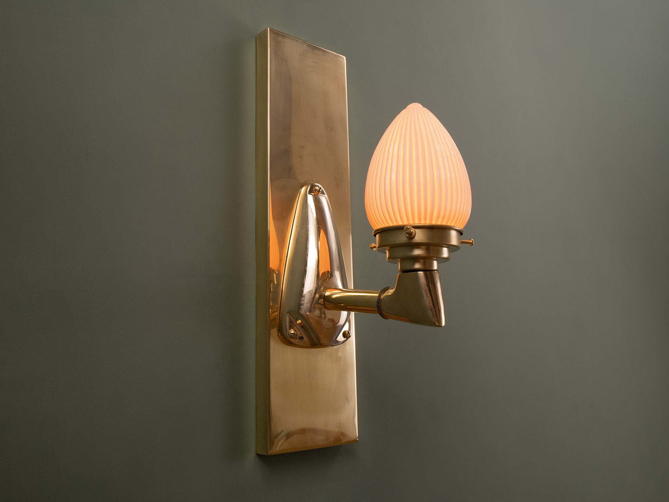 Miramar wall light up.png