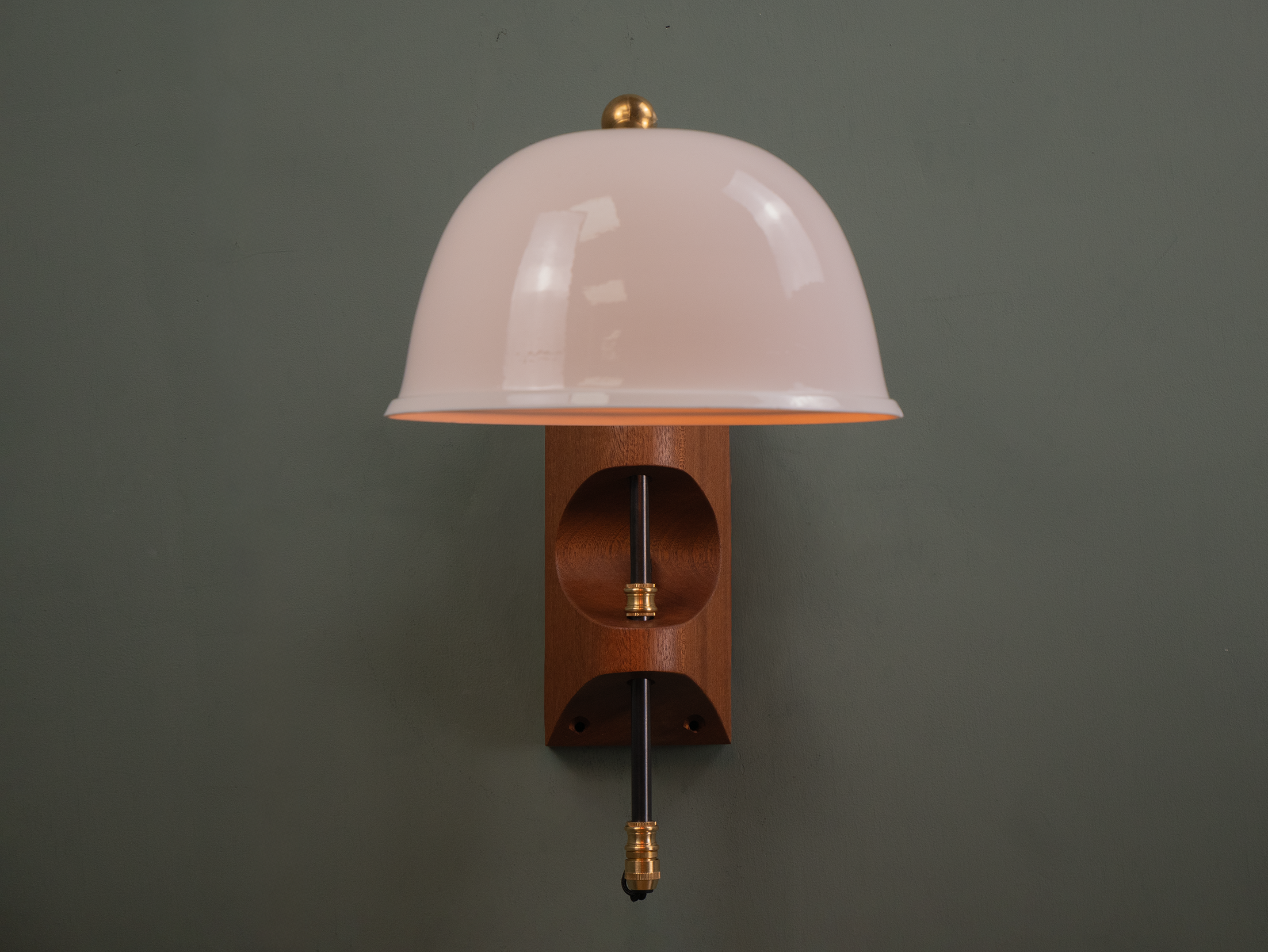 Fairidge wall light on.png