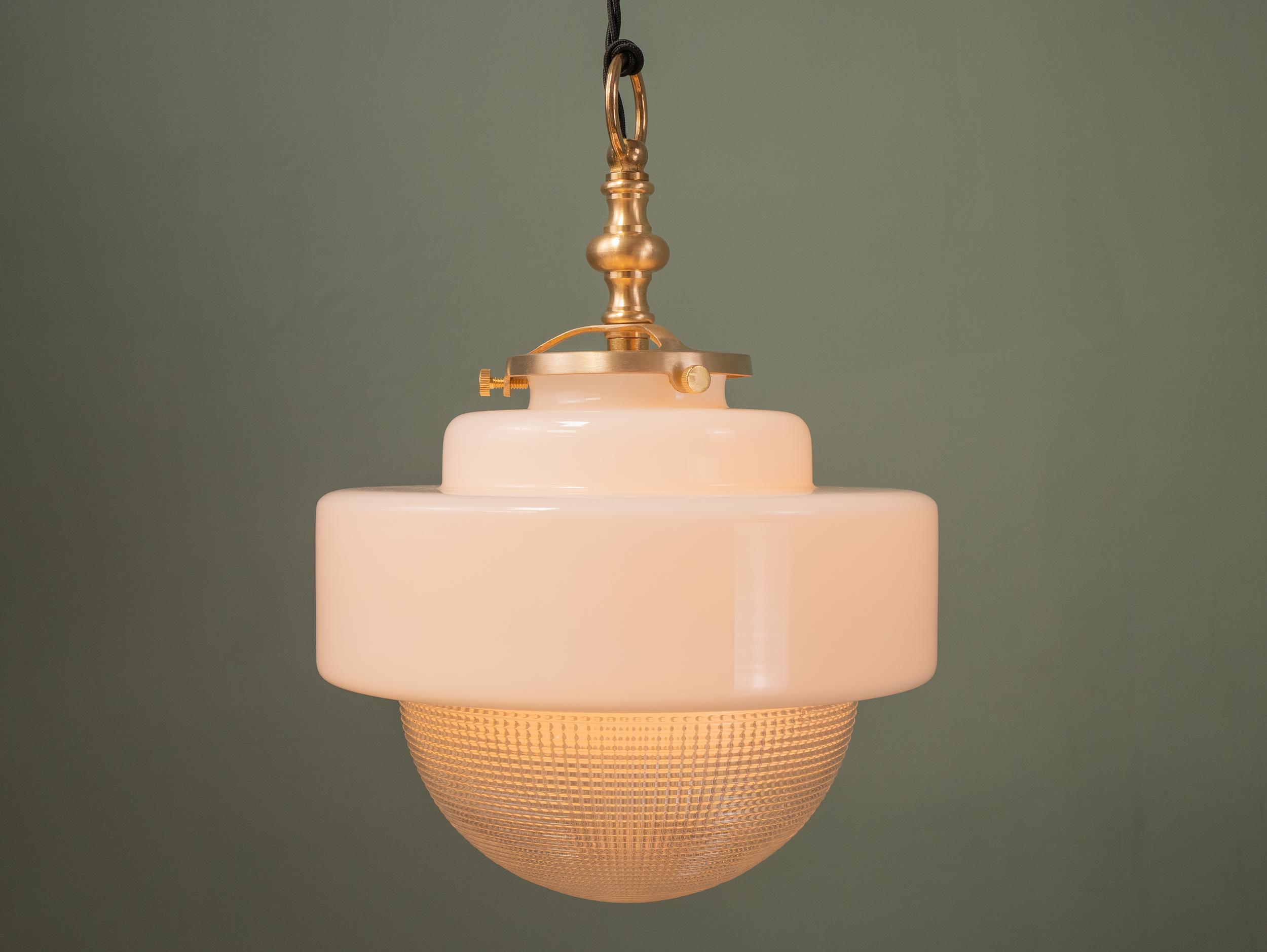 bistro pendant on.png