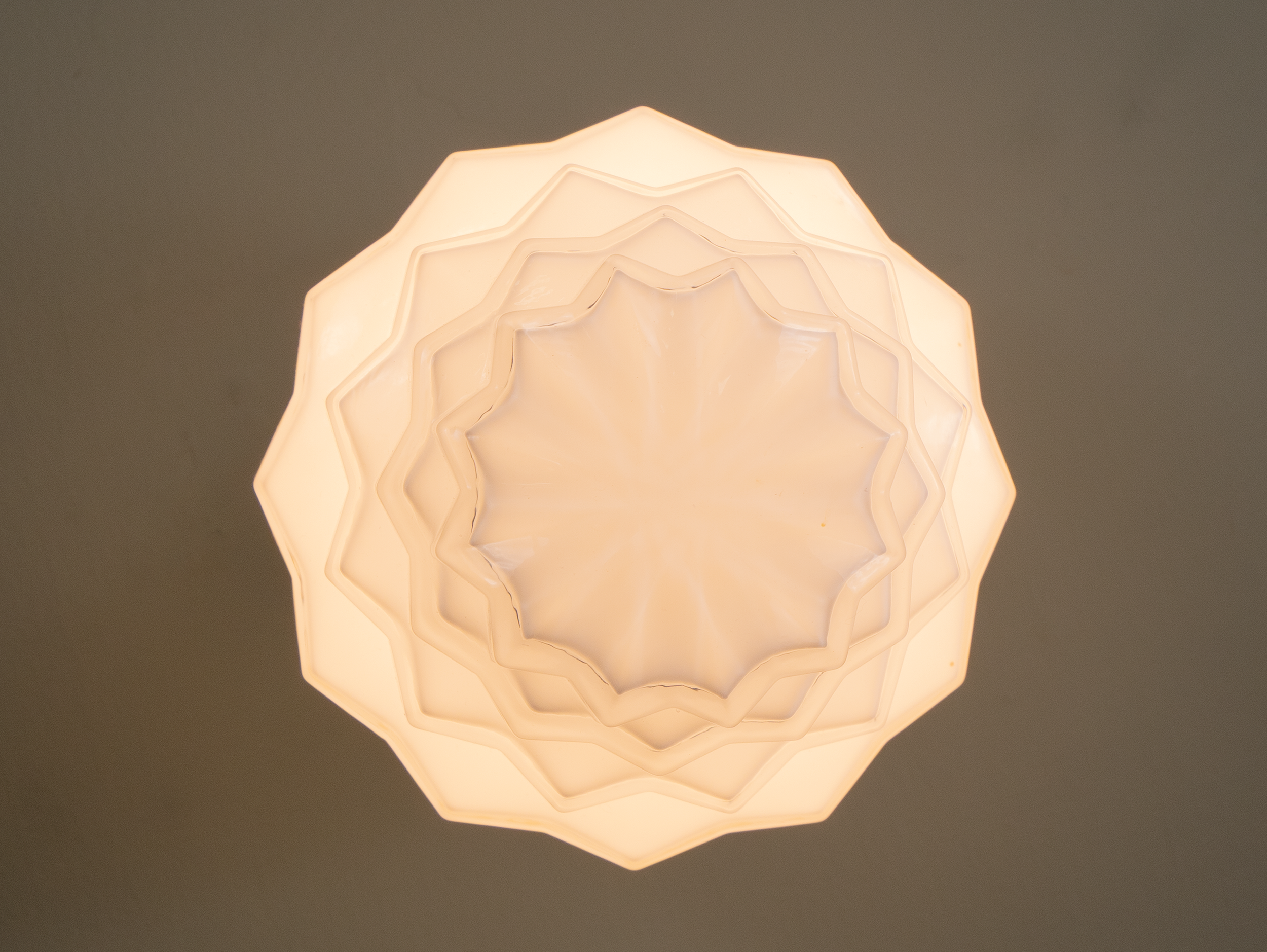 pembury wall light on.png