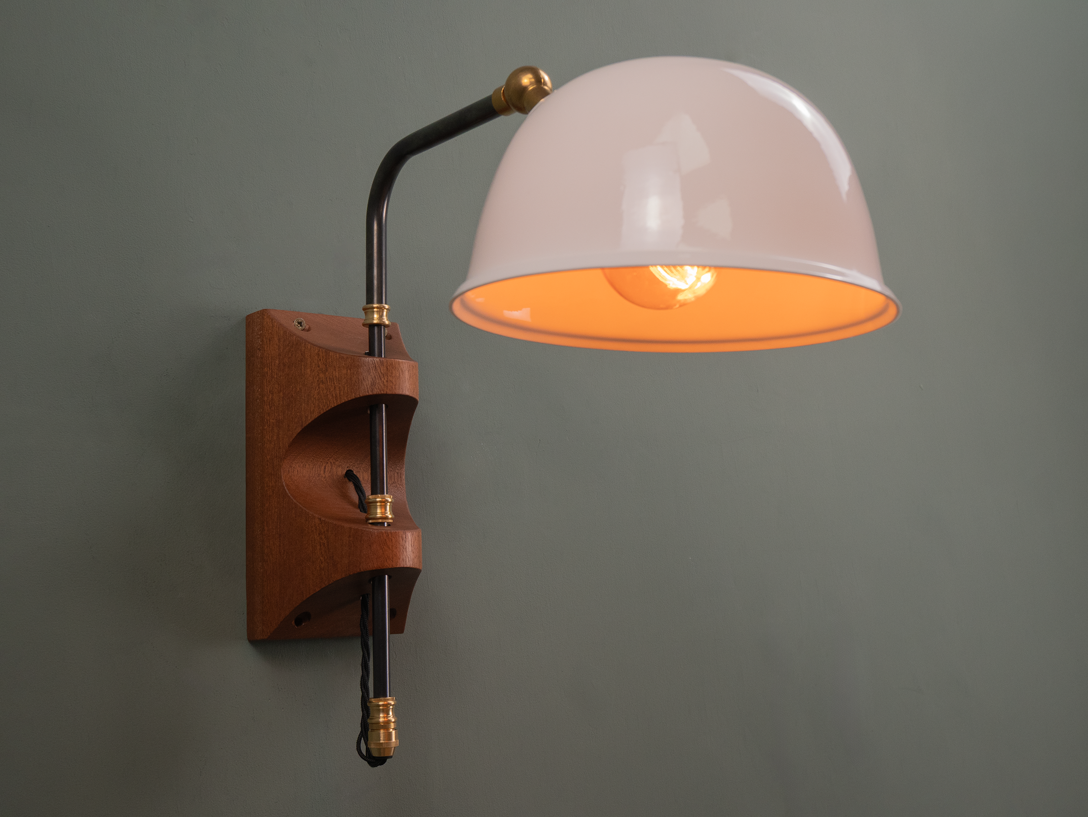 Fairidge wall light up.png