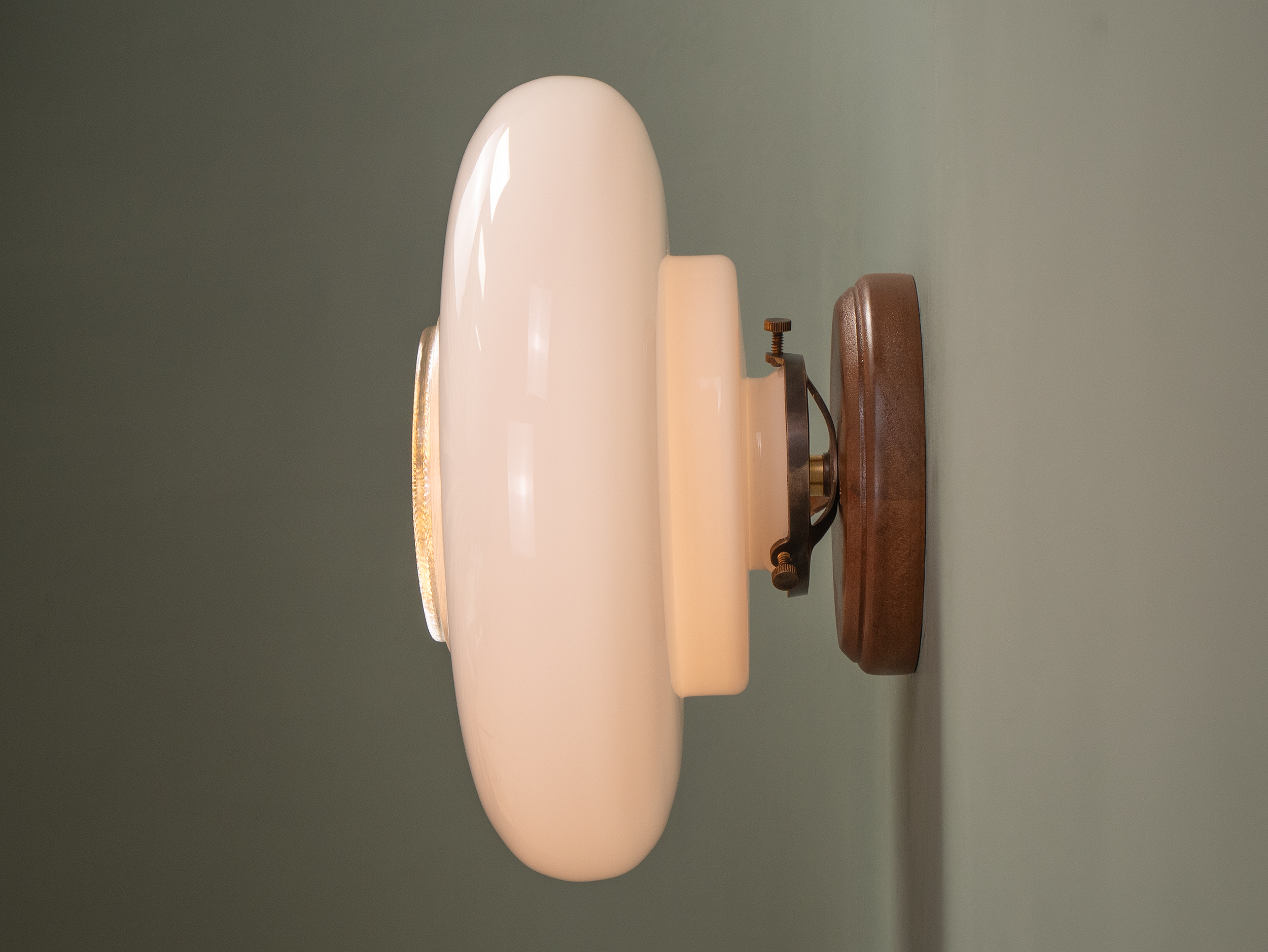 clyde wall light side.png