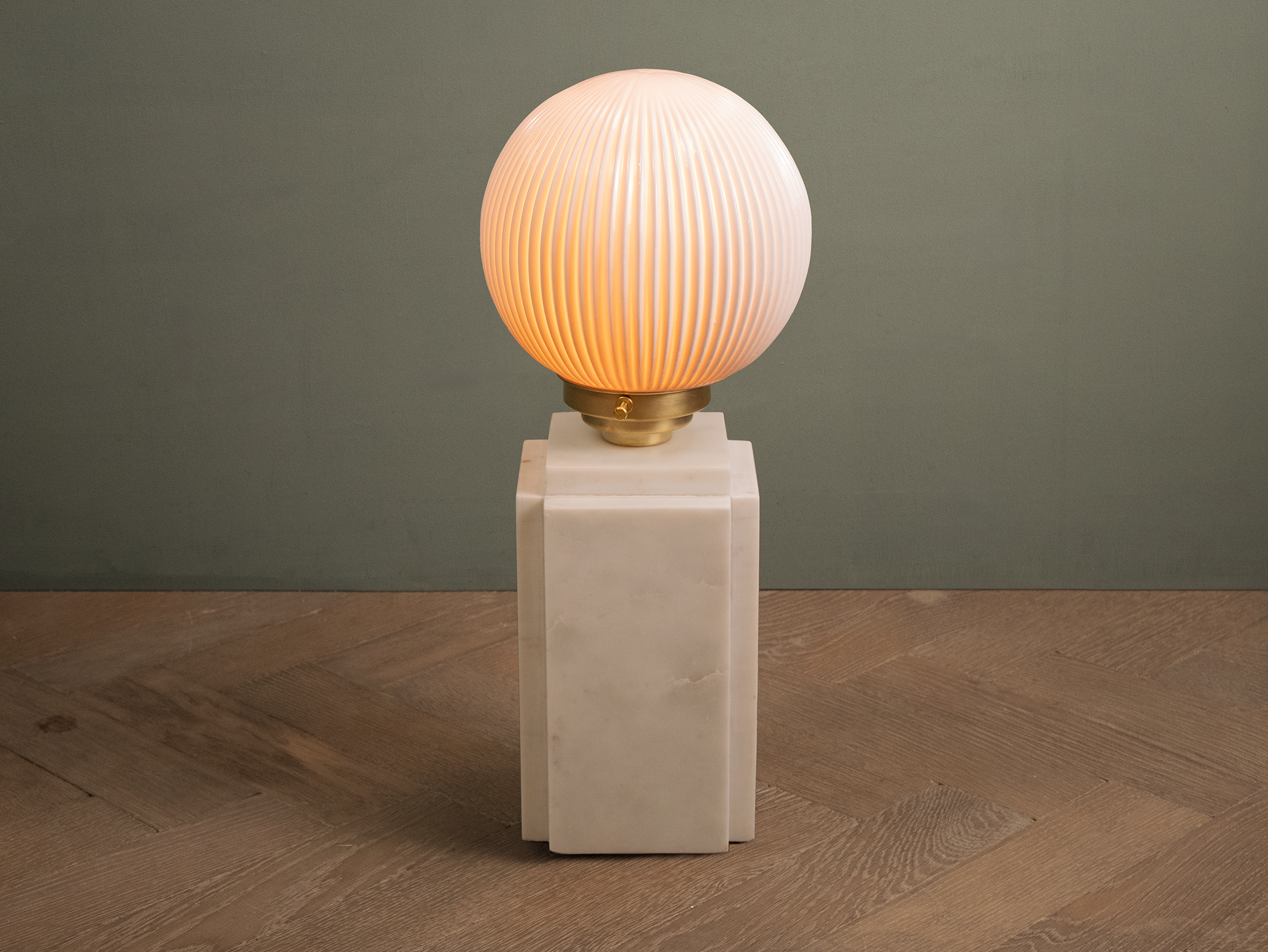 Brunswick bar lamp white carrara on.png