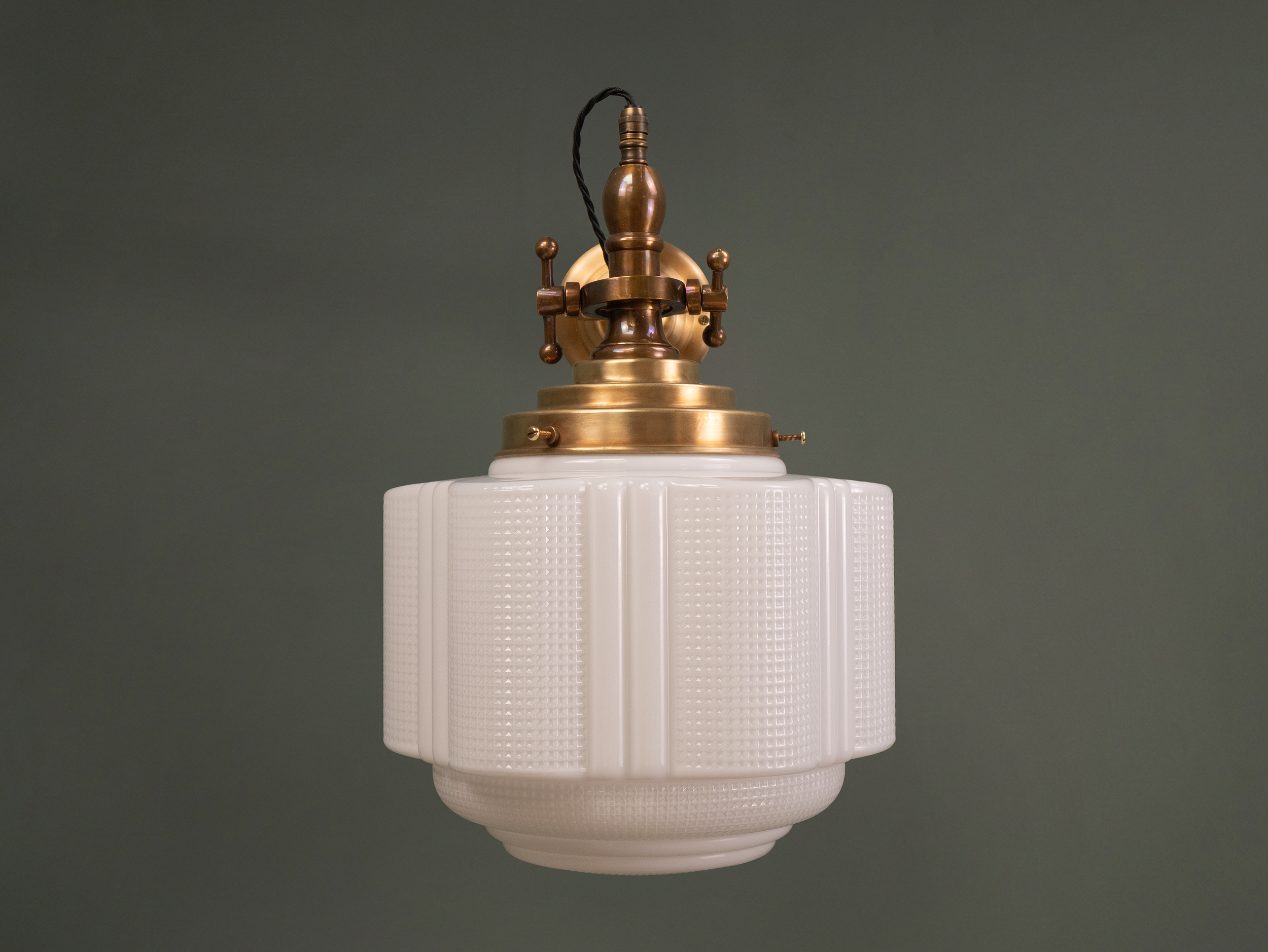Budapest wall light opal off.png