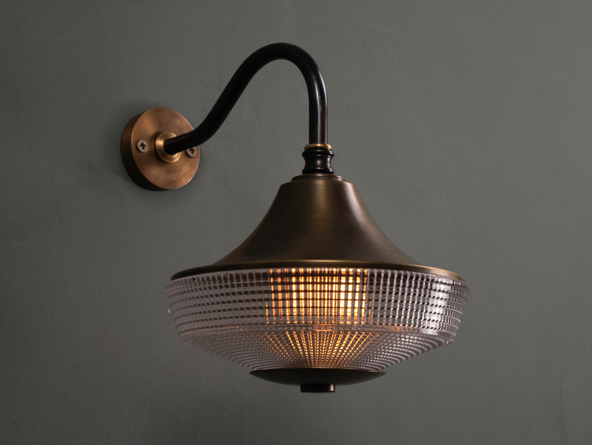canterbury wall light angle.png