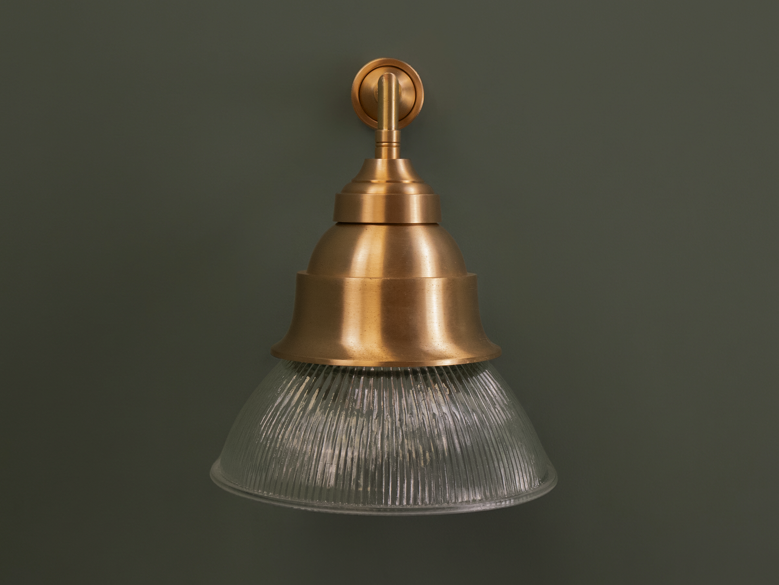 harrison wall light off.png