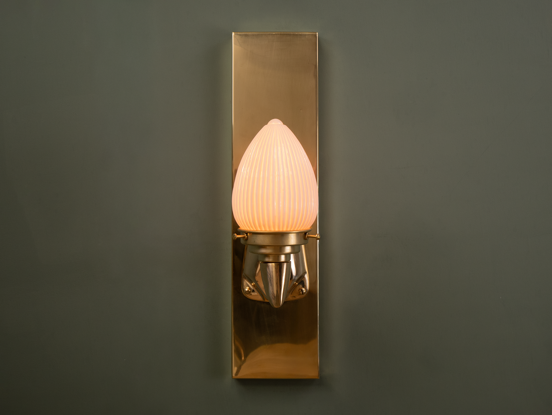 Miramar wall light on.png