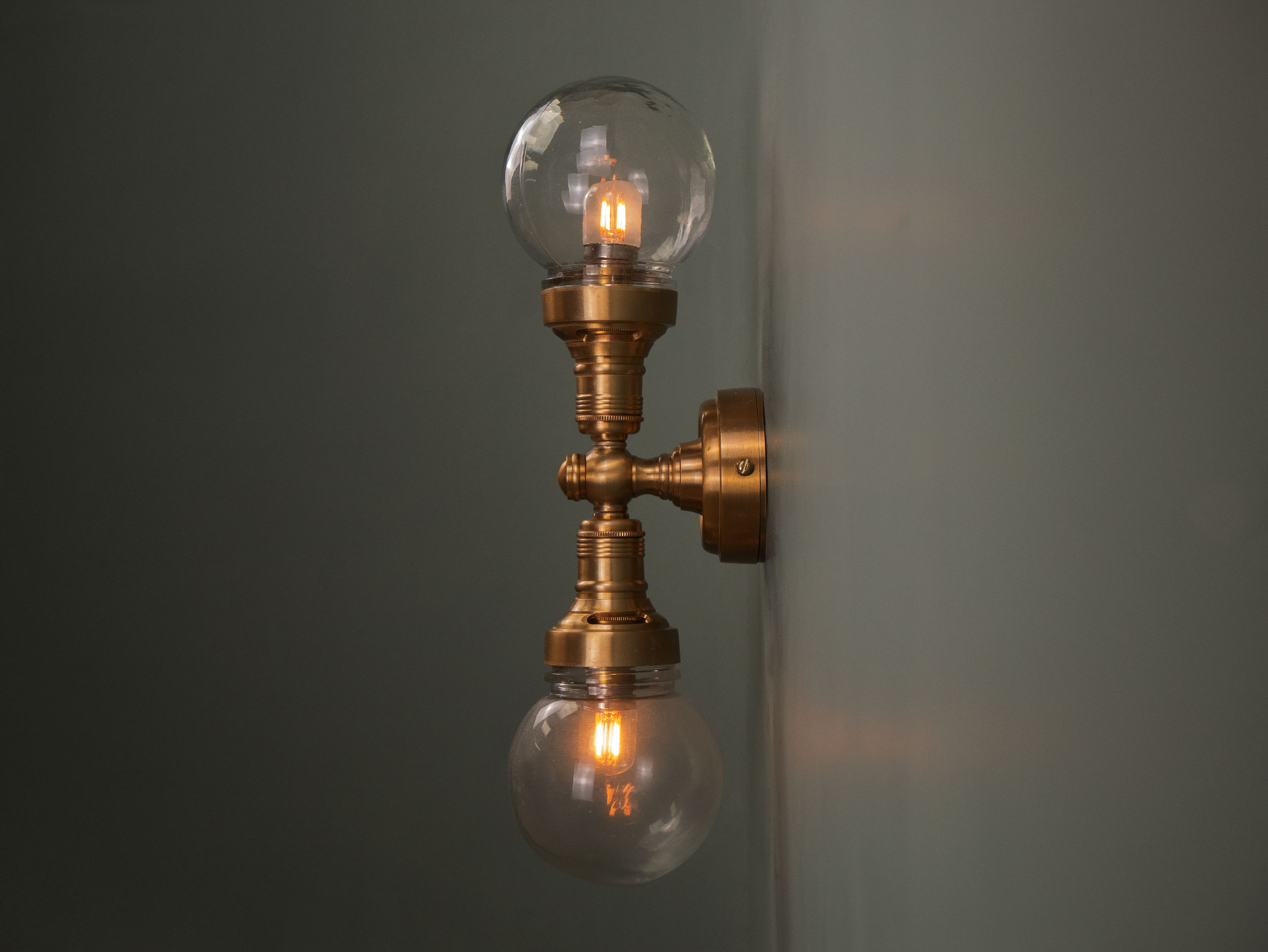 Marleigh wall light side.png