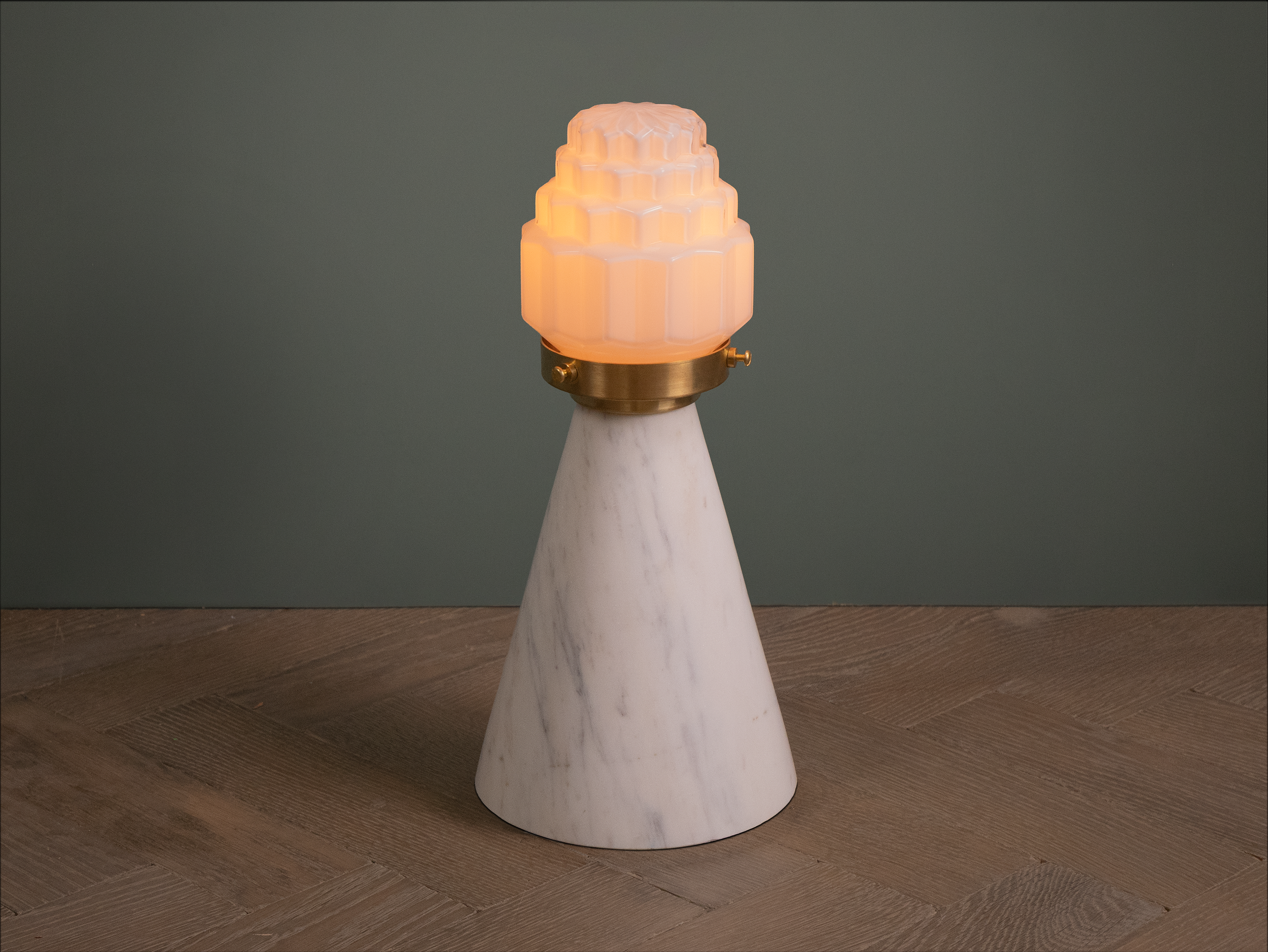 chambrey bar lamp white carrara on.png