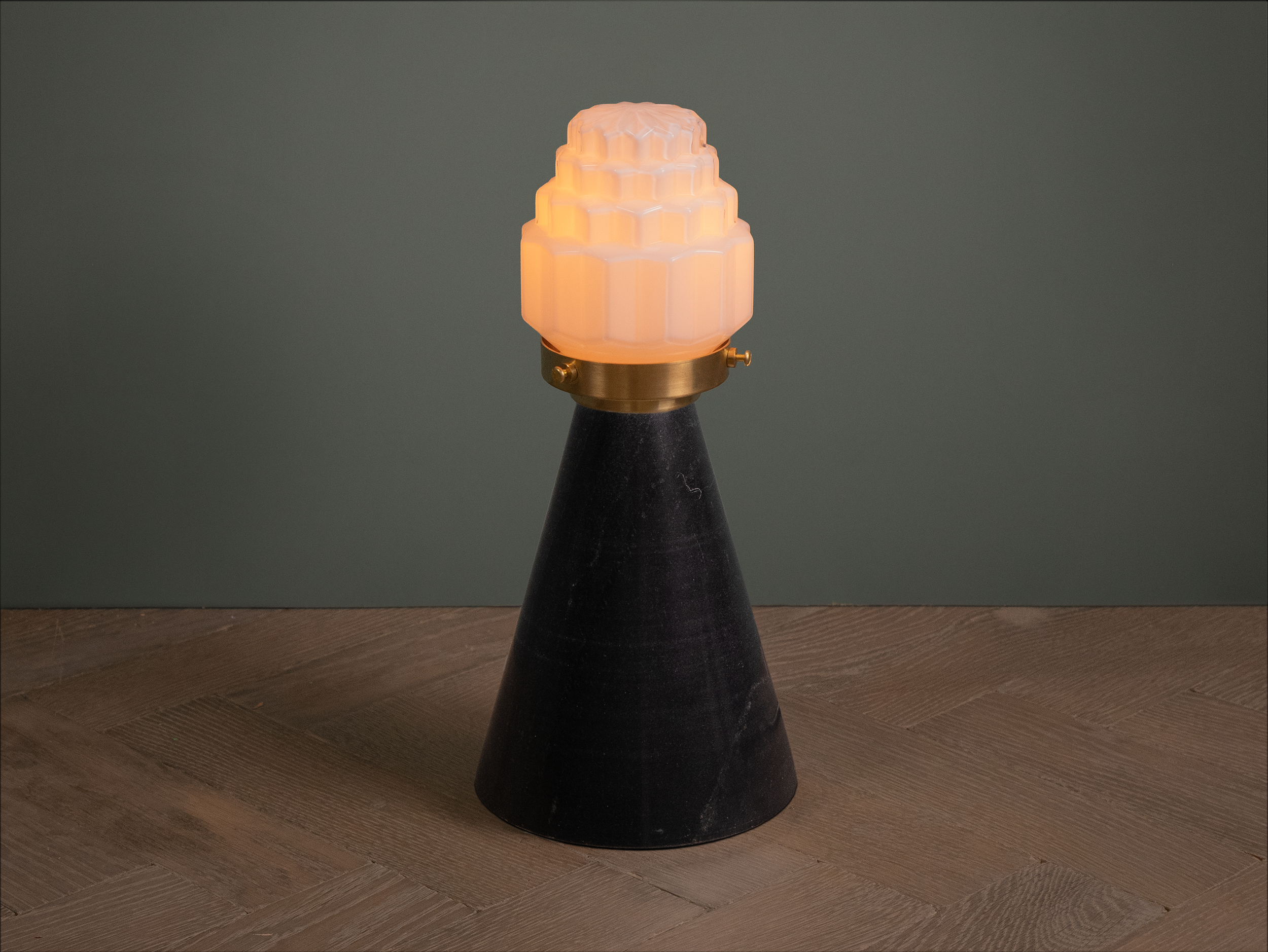 chambrey bar lamp black carrara on.png