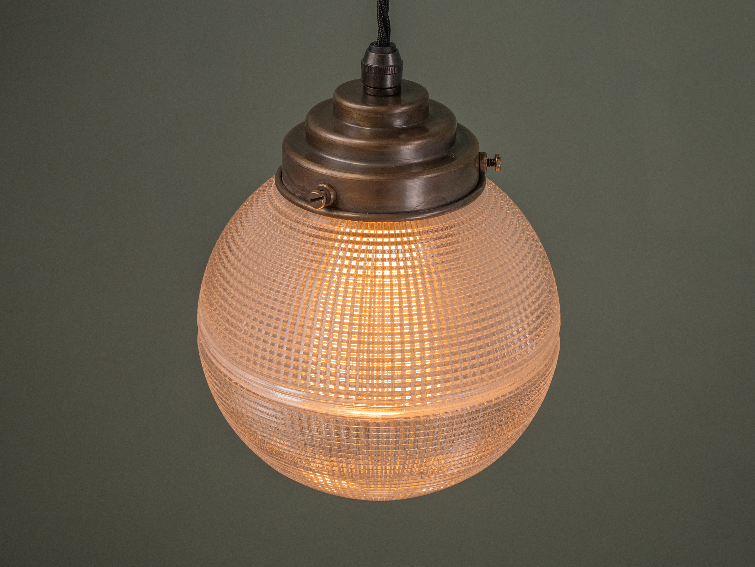 harker pendant bronze small down.png