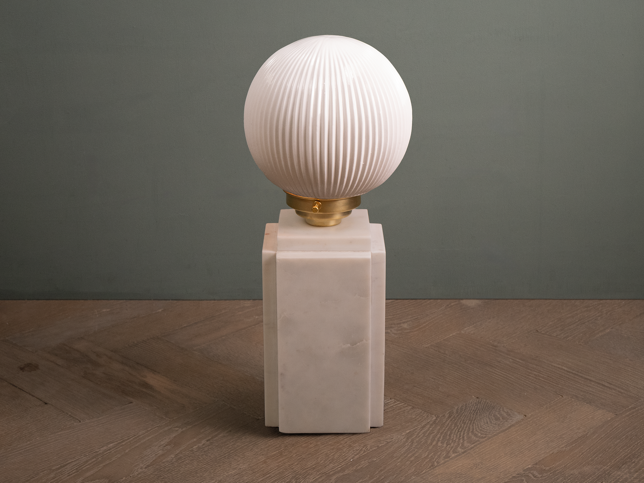 Brunswick bar lamp white carrara off.png