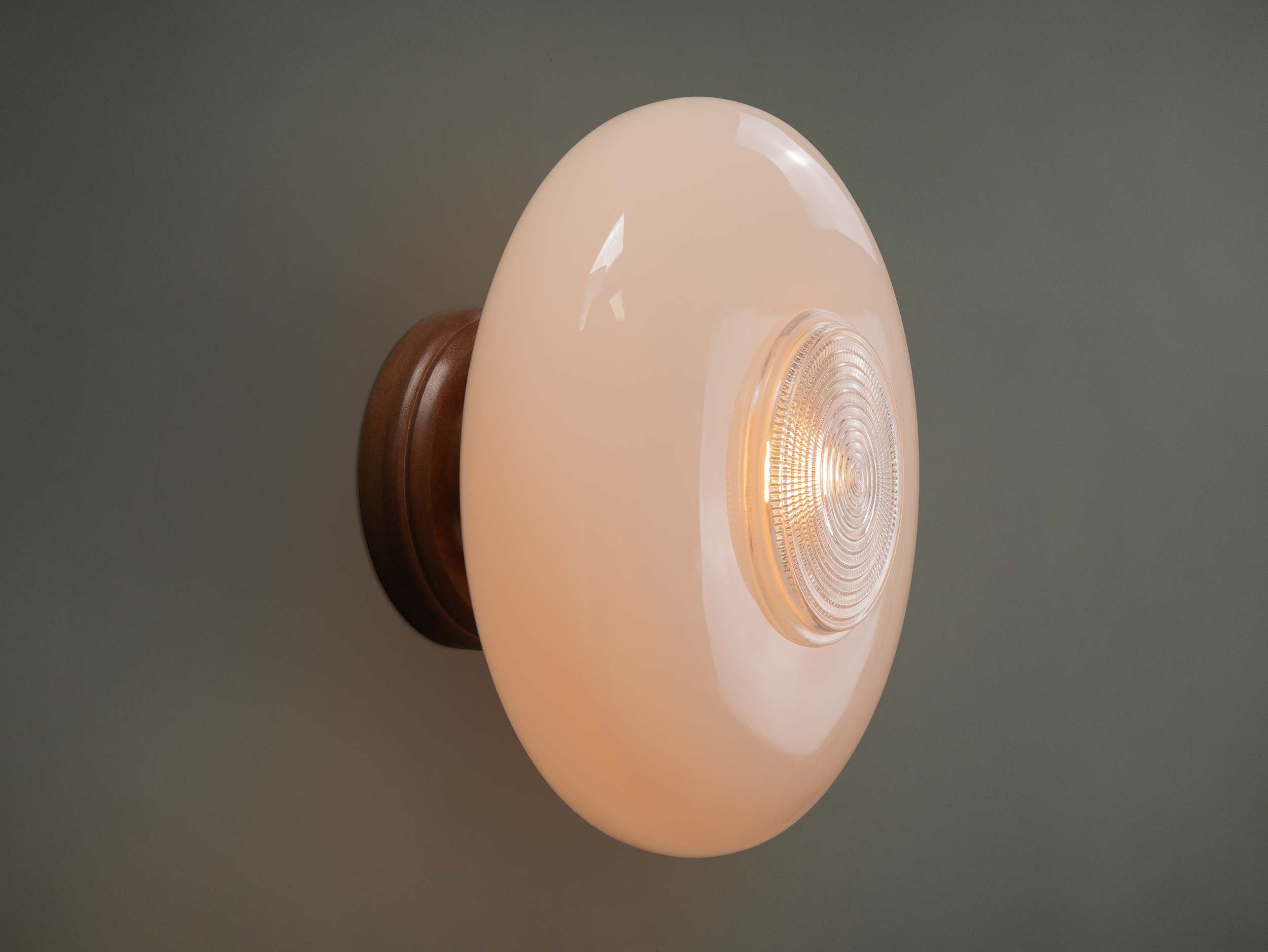 clyde wall light angle.png