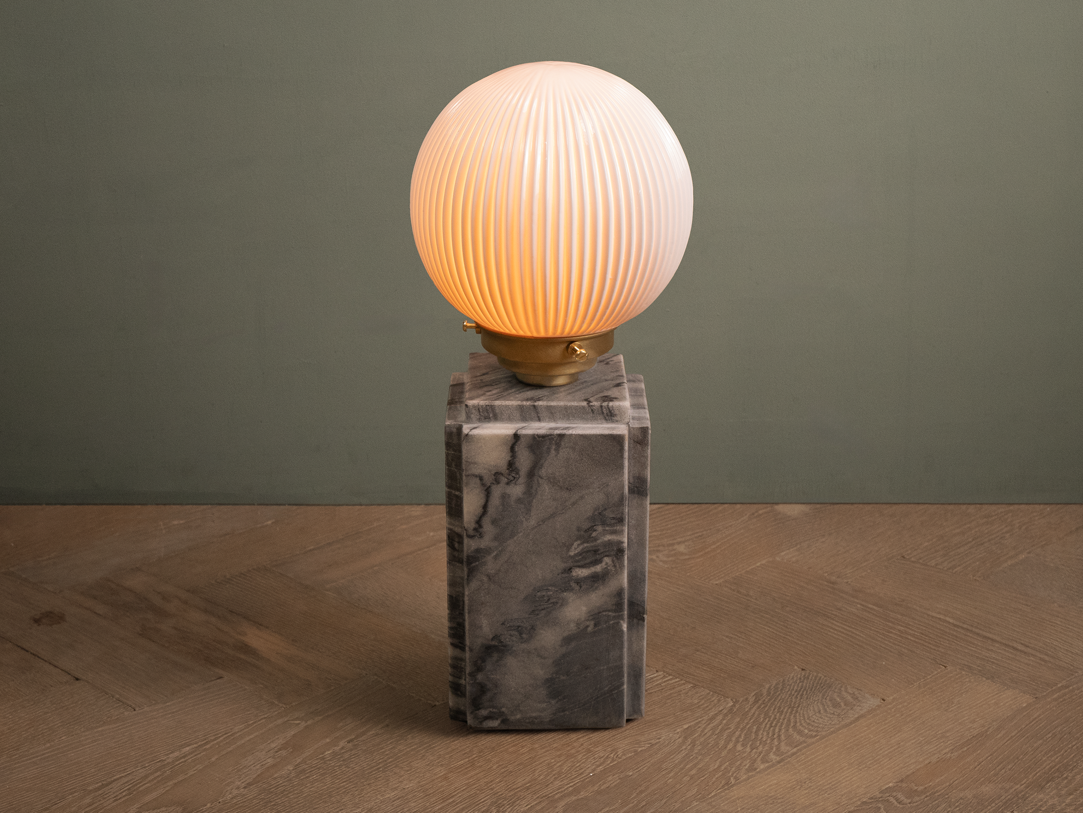 Brunswick bar lamp black carrara on.png