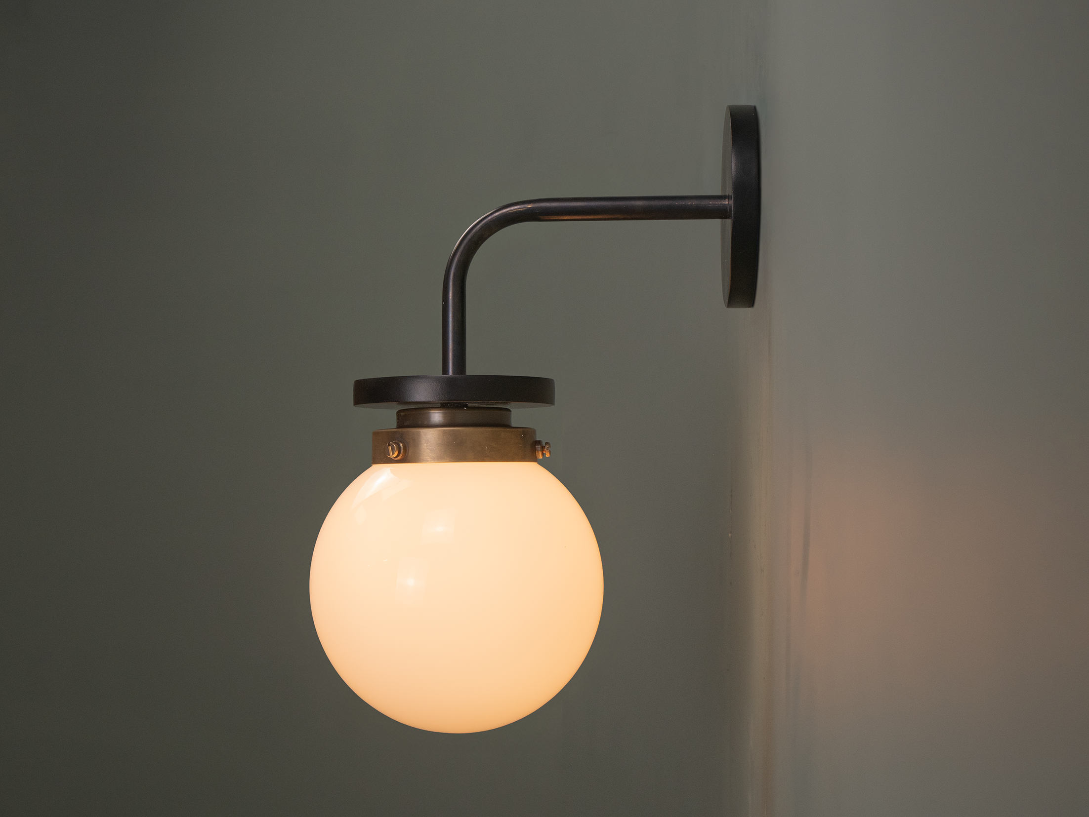 shaw wall light side.png