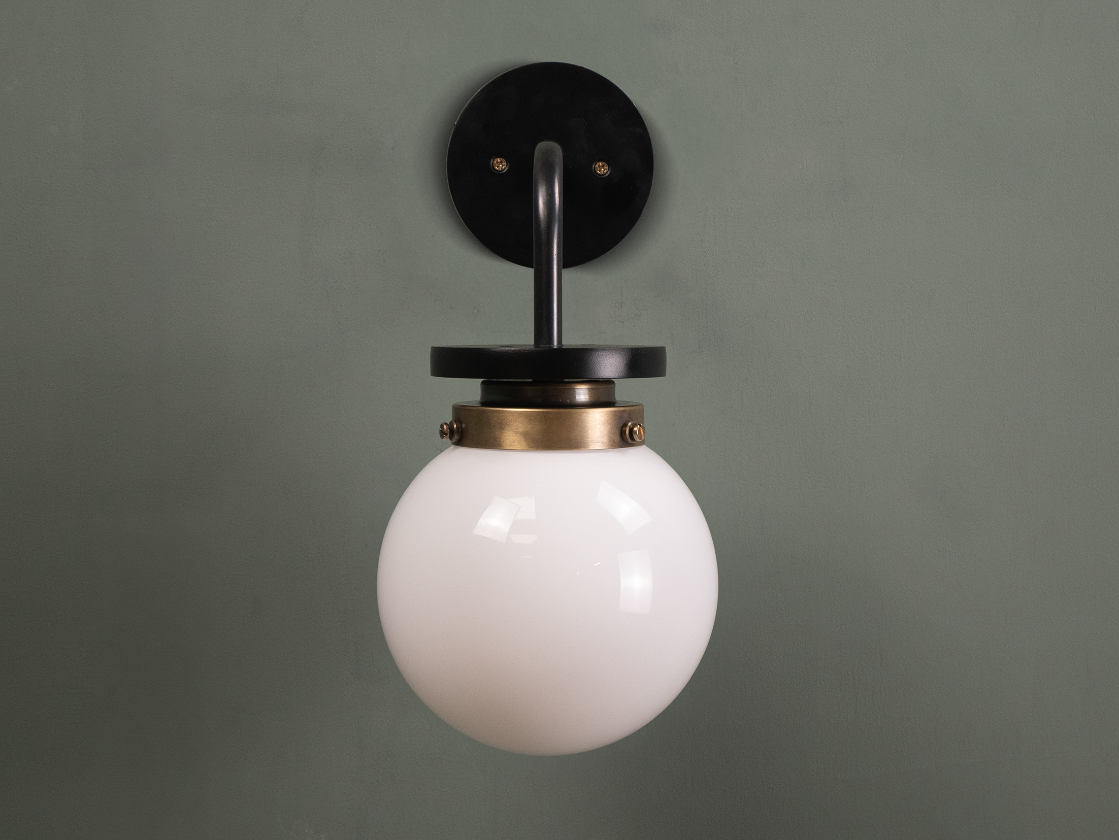 shaw wall light off.png