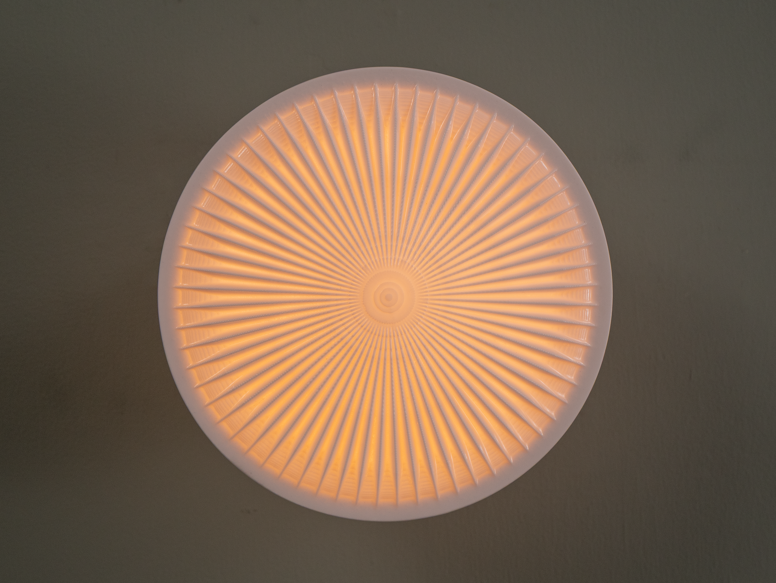 clayburn wall light oon.png