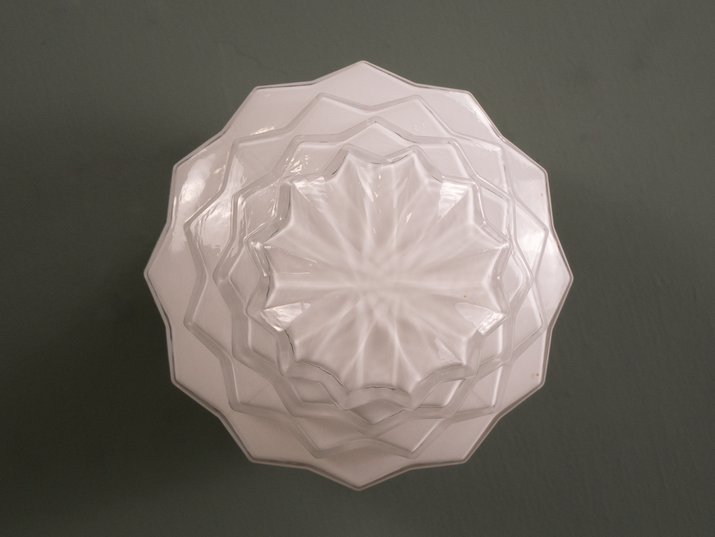 pembury ceiling light off.png