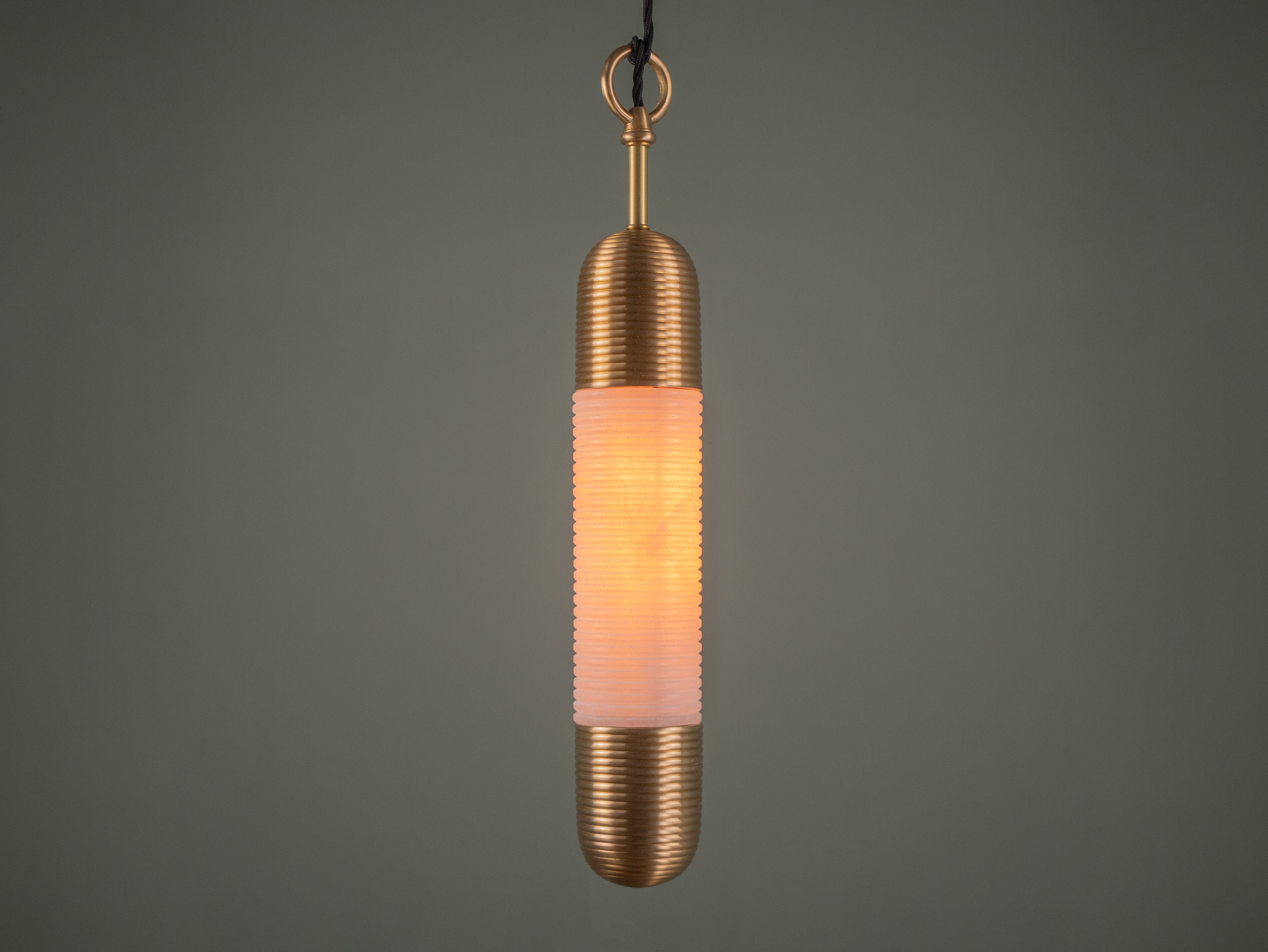 Ashford pendant on.png