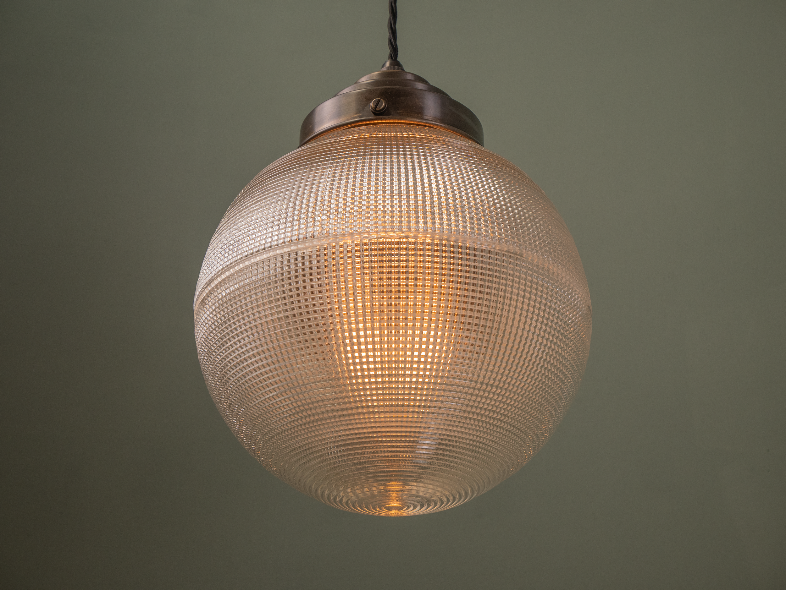 harker pendant bronze large up.png