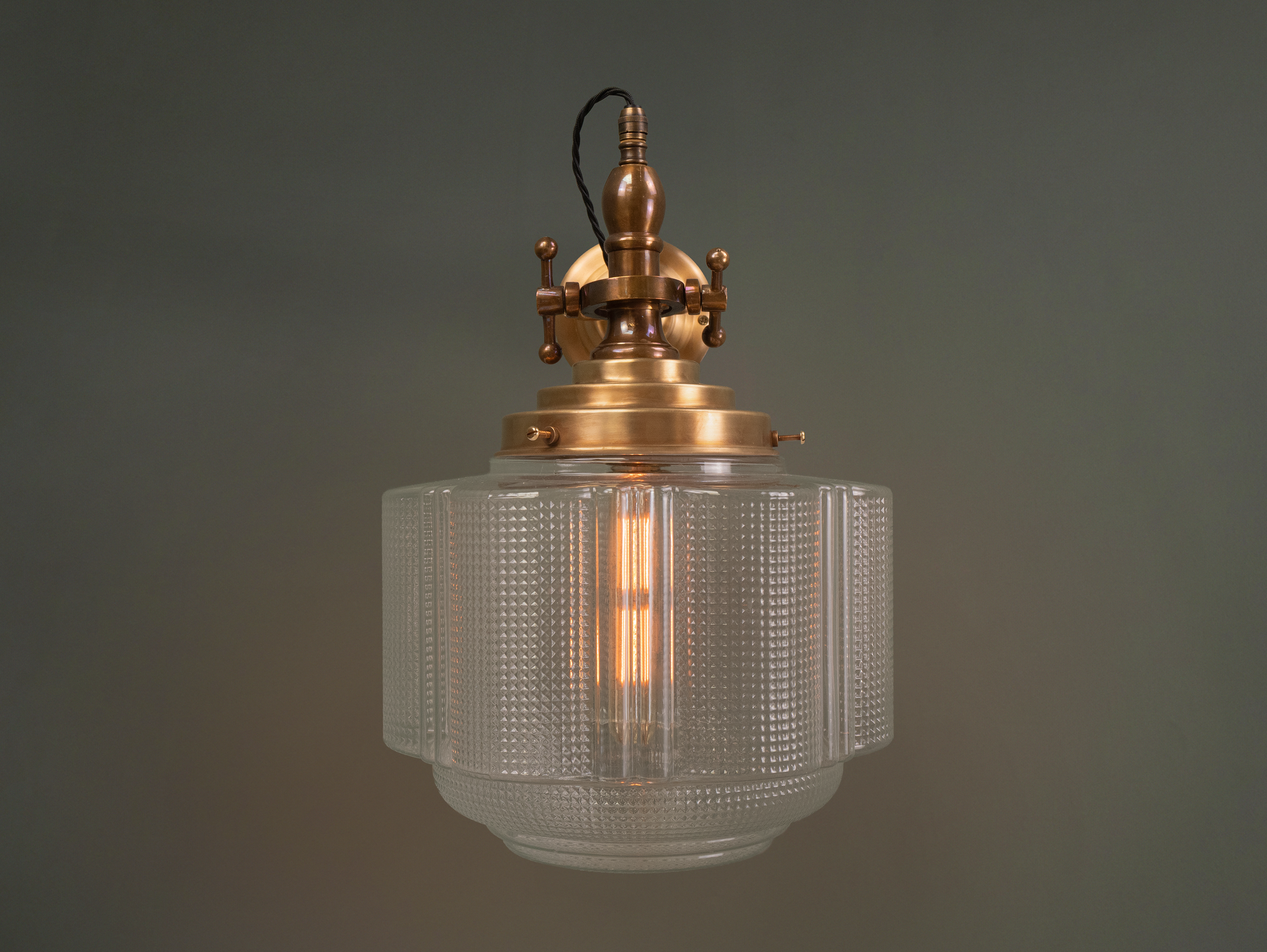 Budapest wall light clear on.png