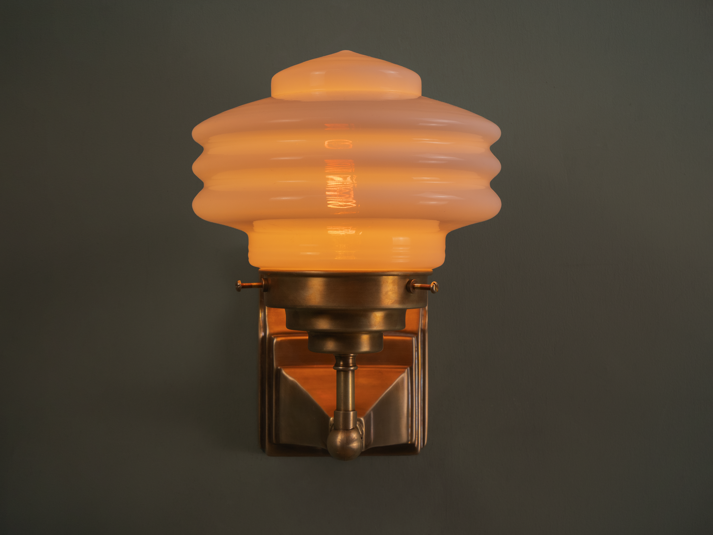 grove wall light on.png