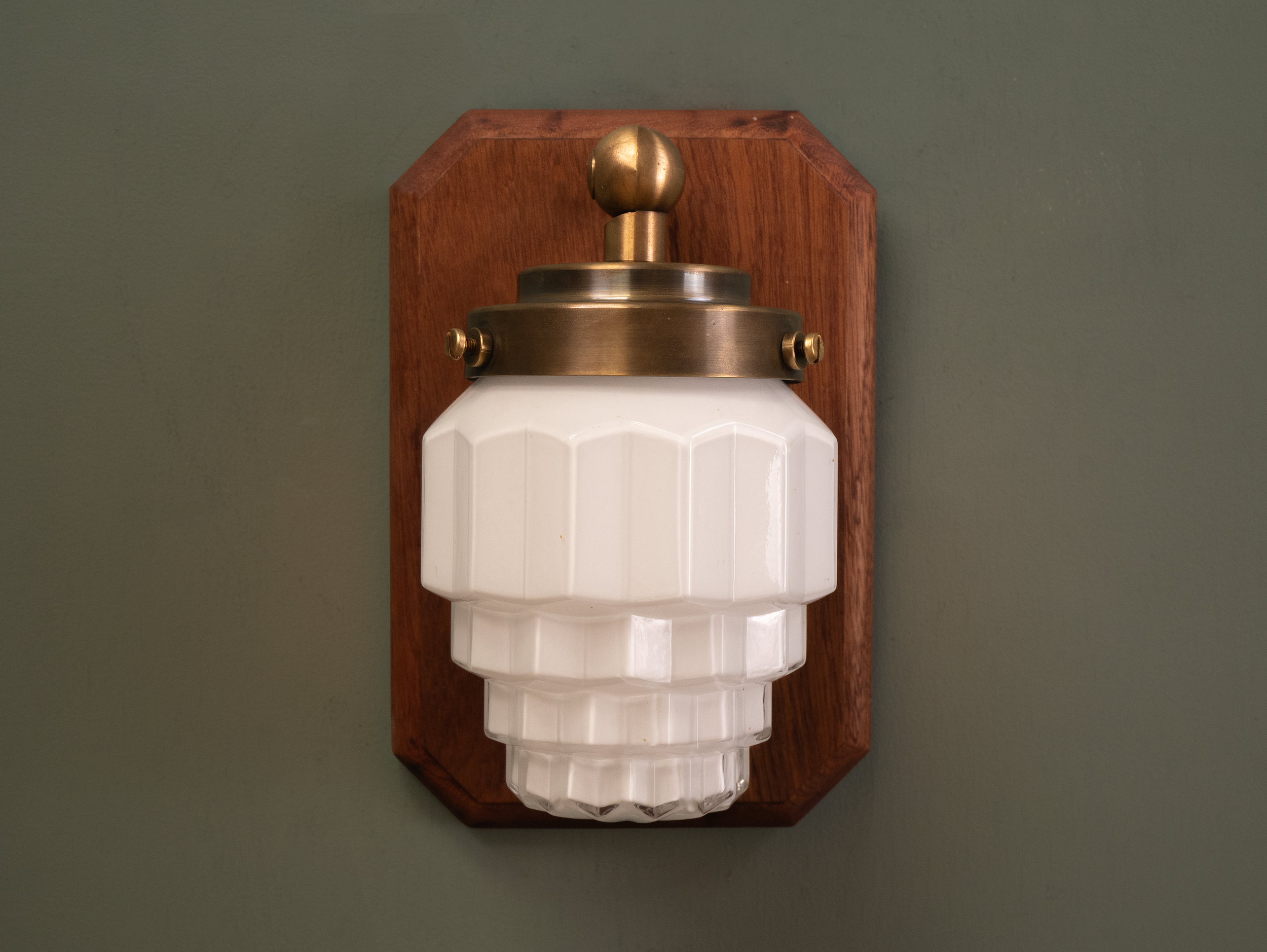 warley wall light off.png