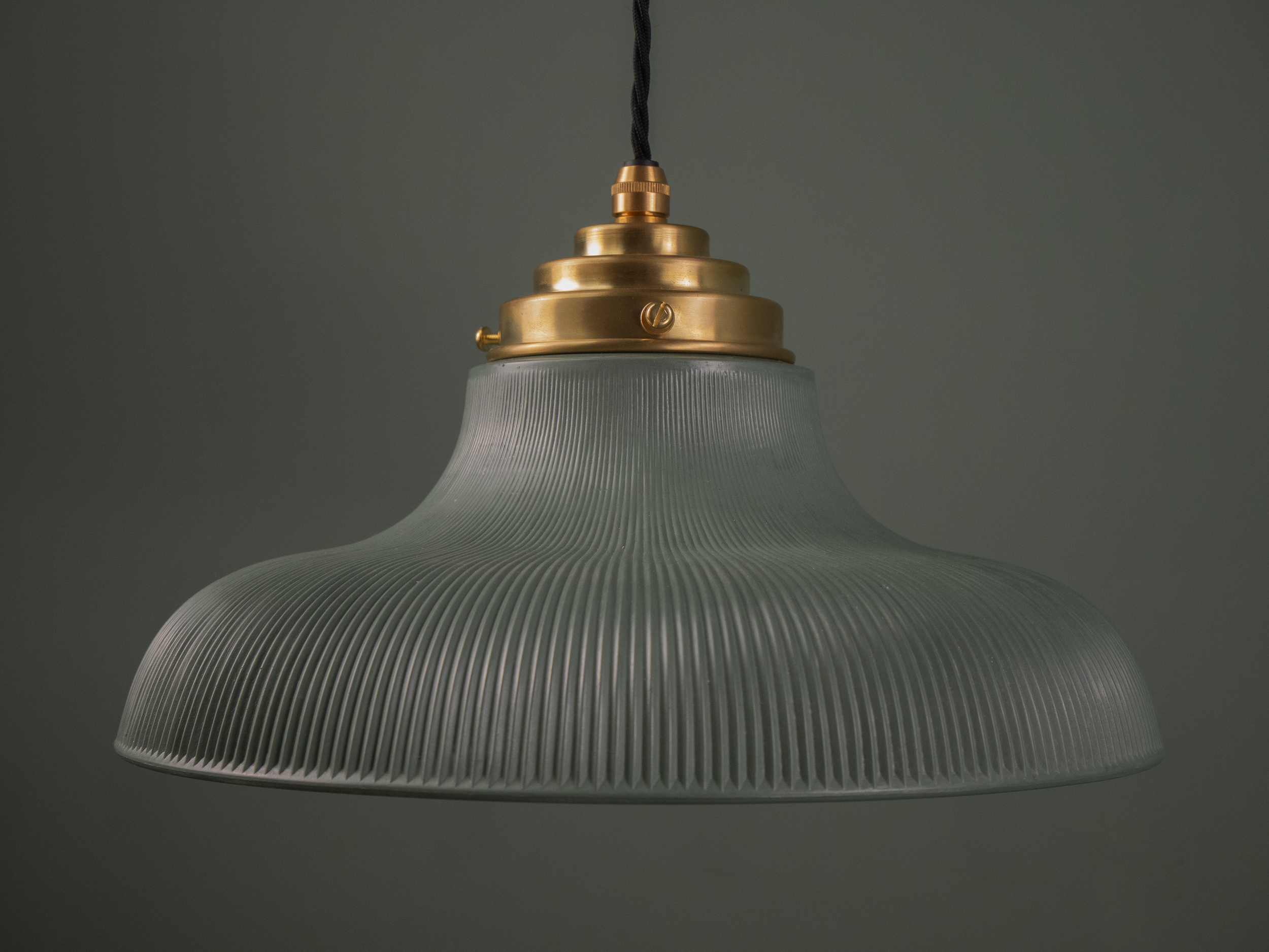 Reeded Pendant Green Smoke on.png