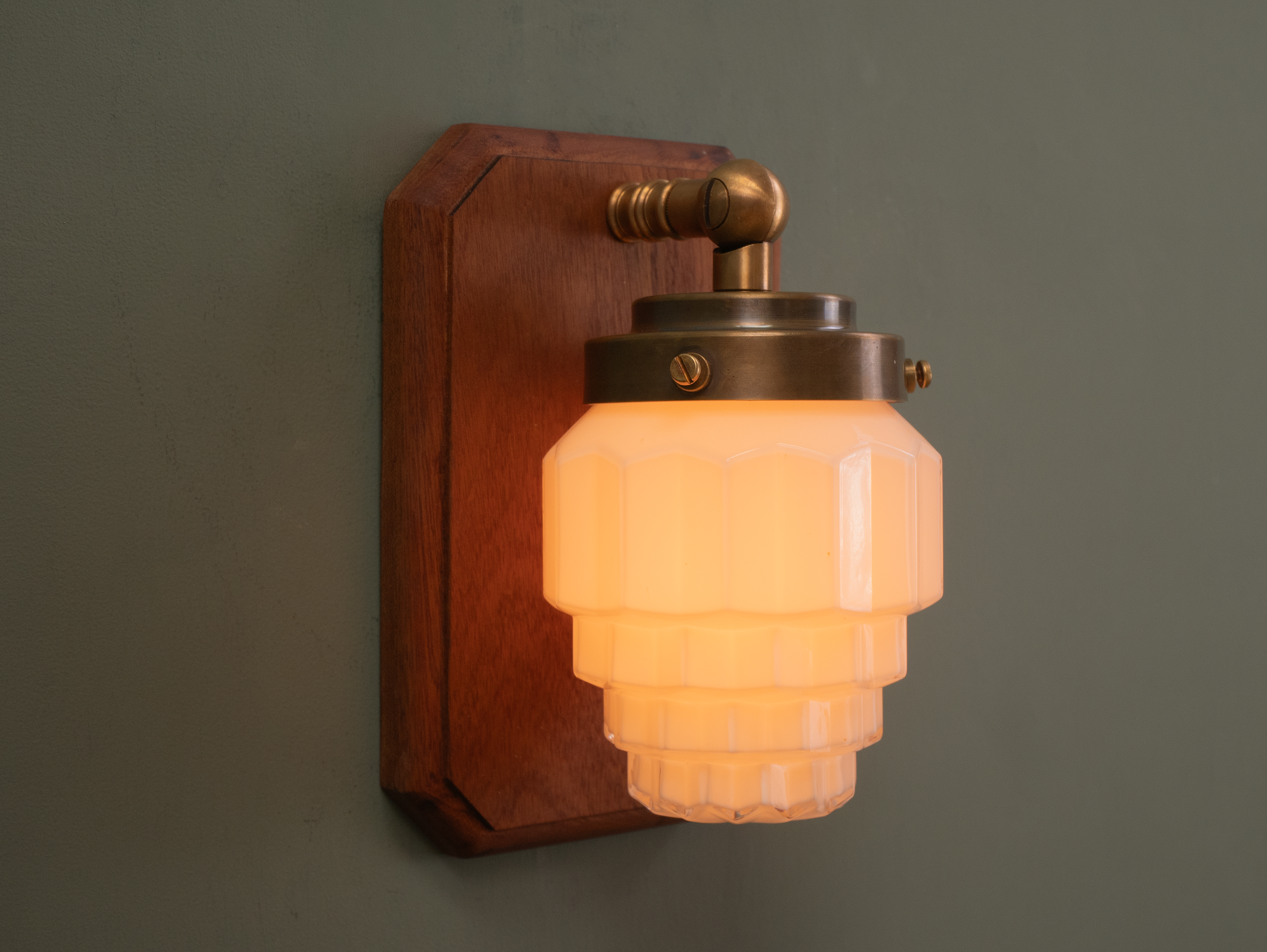 warley wall light up.png