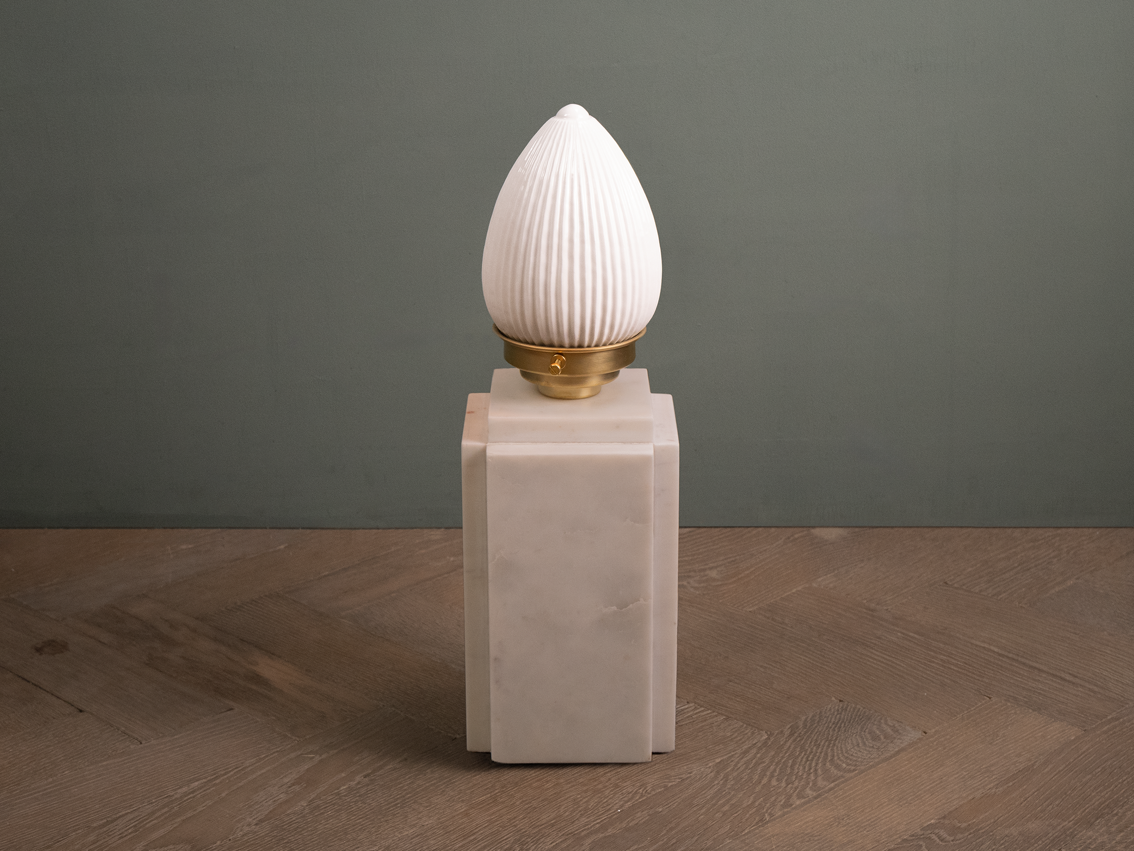 Curzon bar lamp white carrara off.png