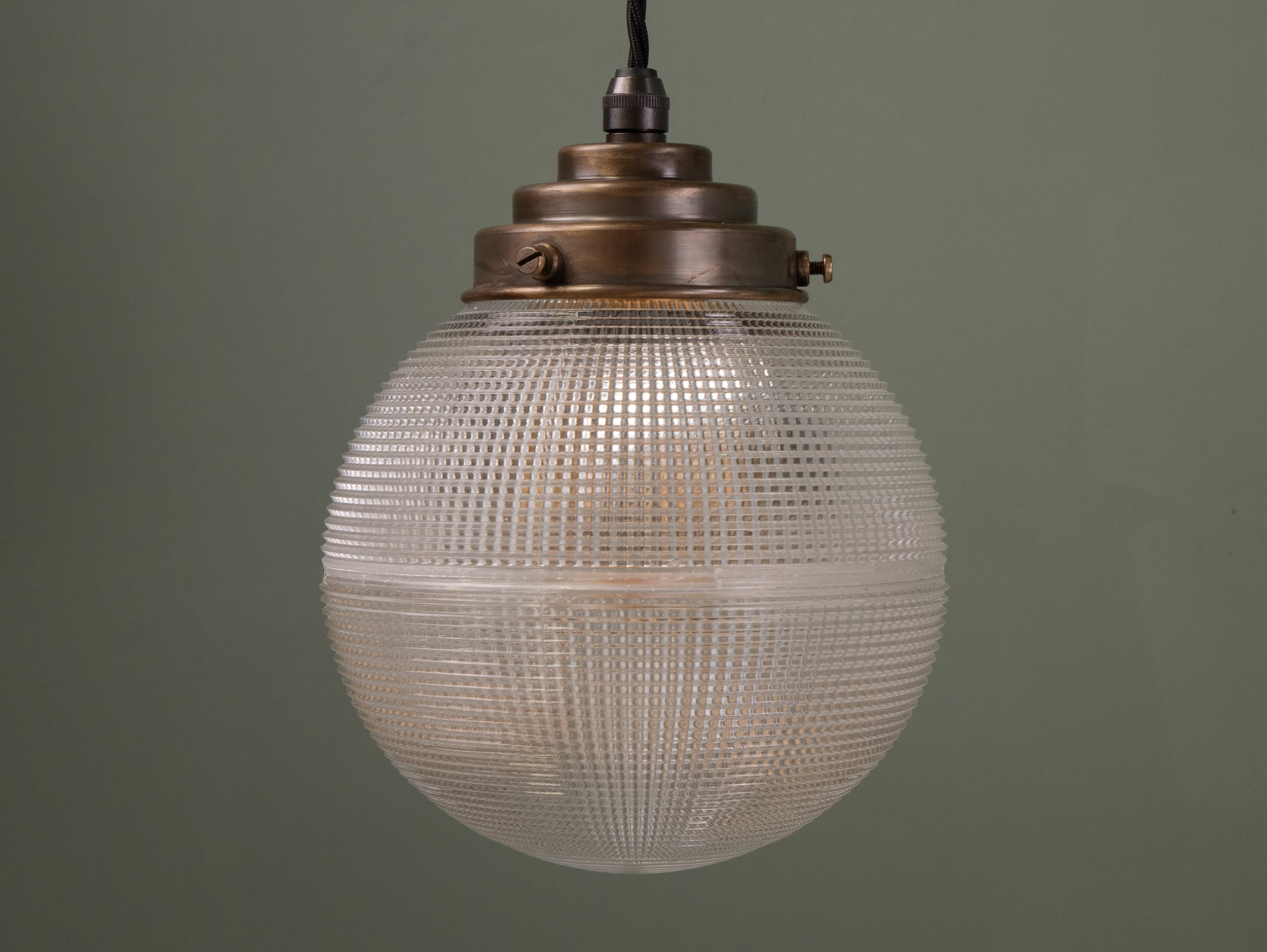 harker pendant bronze small off.png