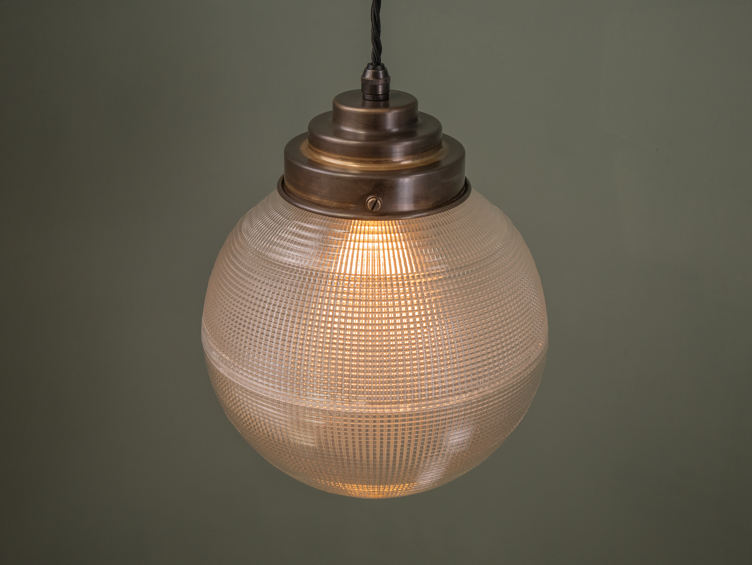 harker pendant bronze large down.png