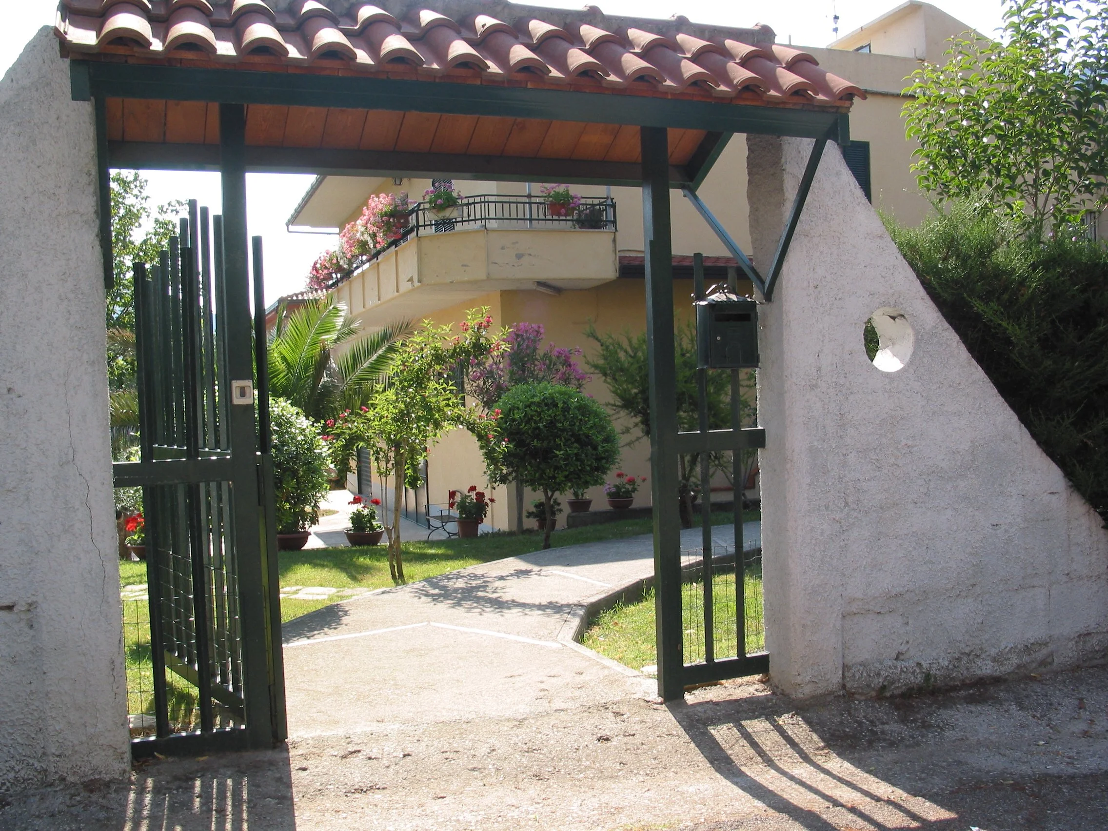 Italy July 2004 (25).jpg