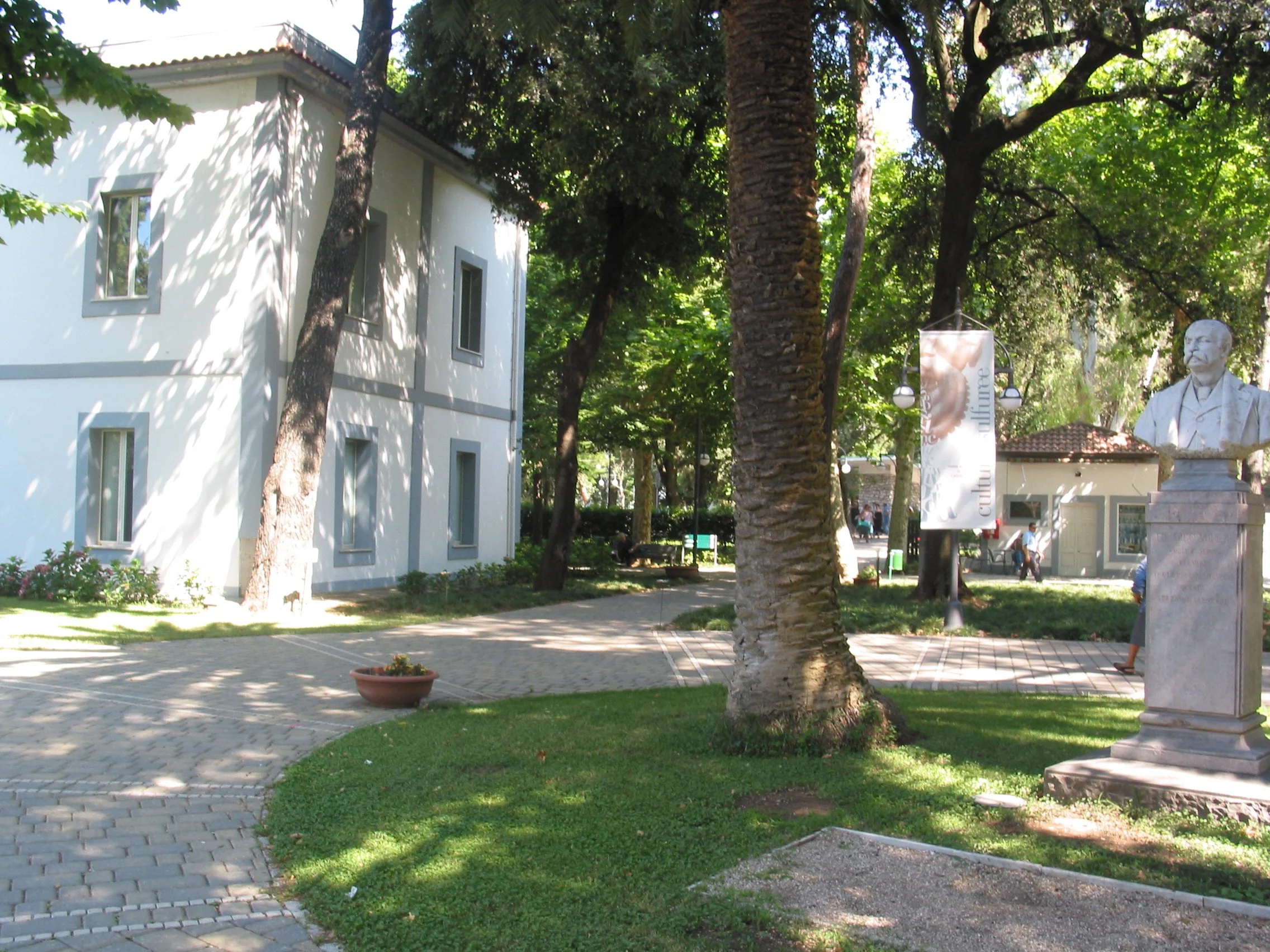 Italy July 2004 (174).jpg