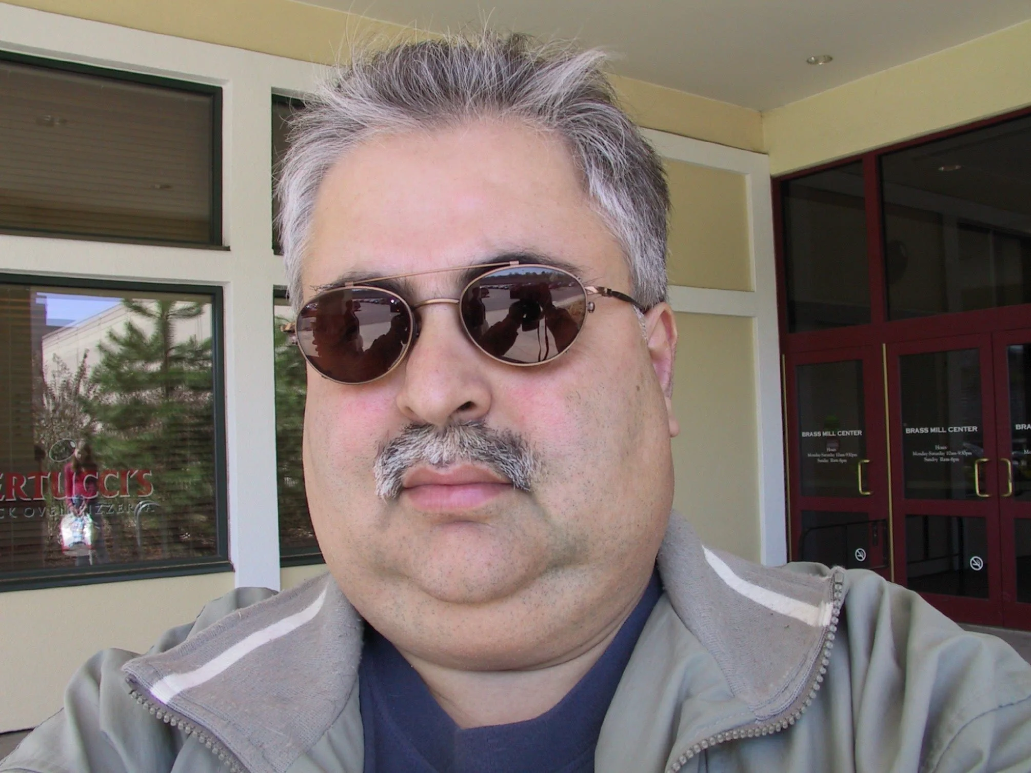I think I see a 3rd chin