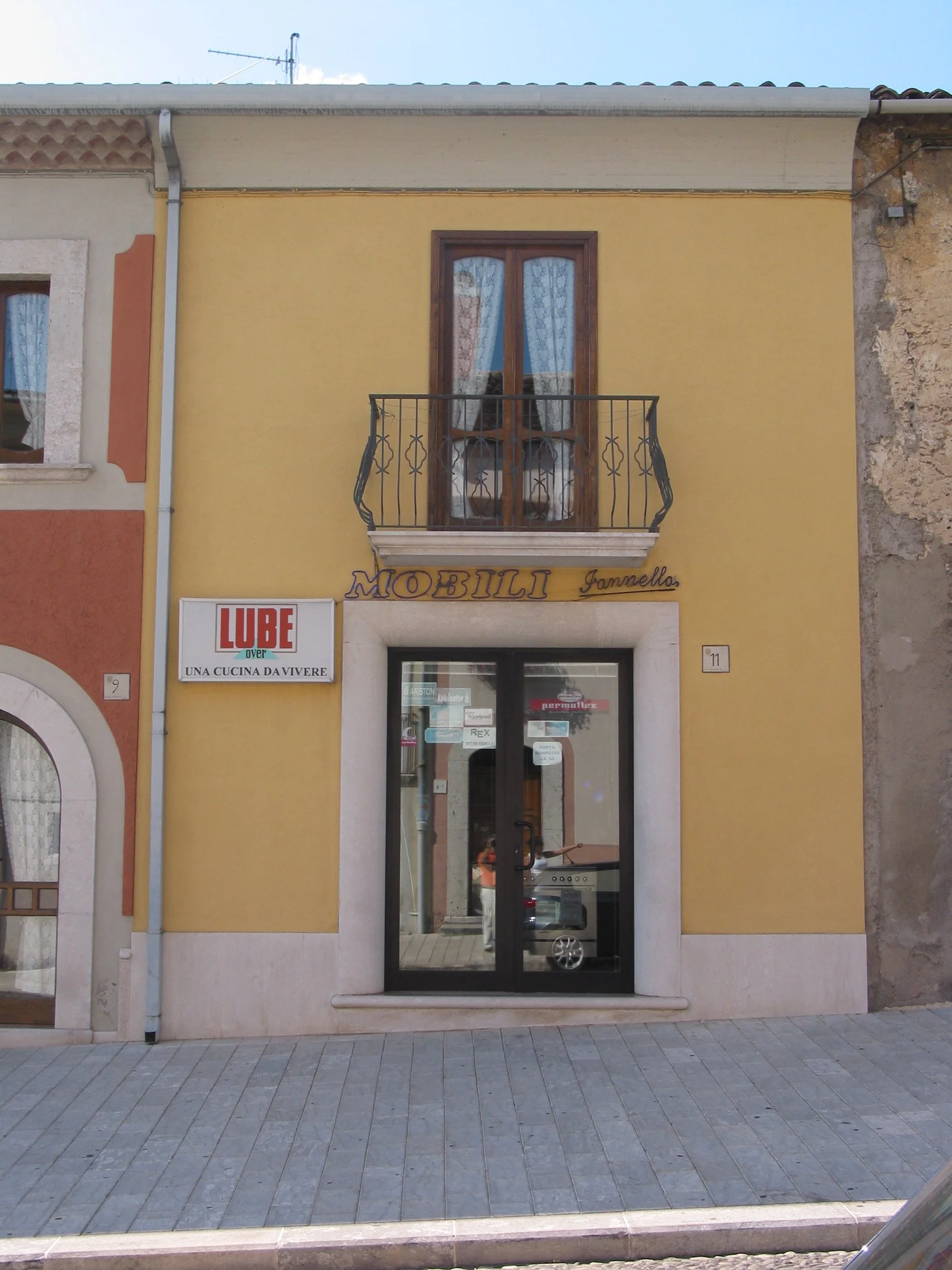 Italy July 2004 (85).jpg