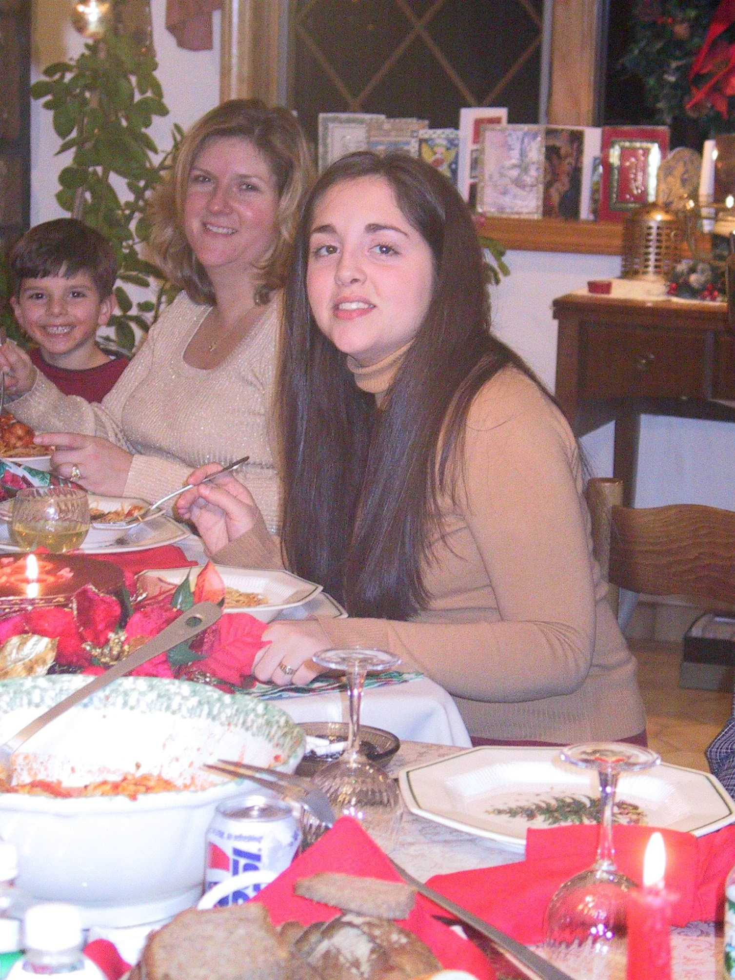 Larua at table 2.jpg