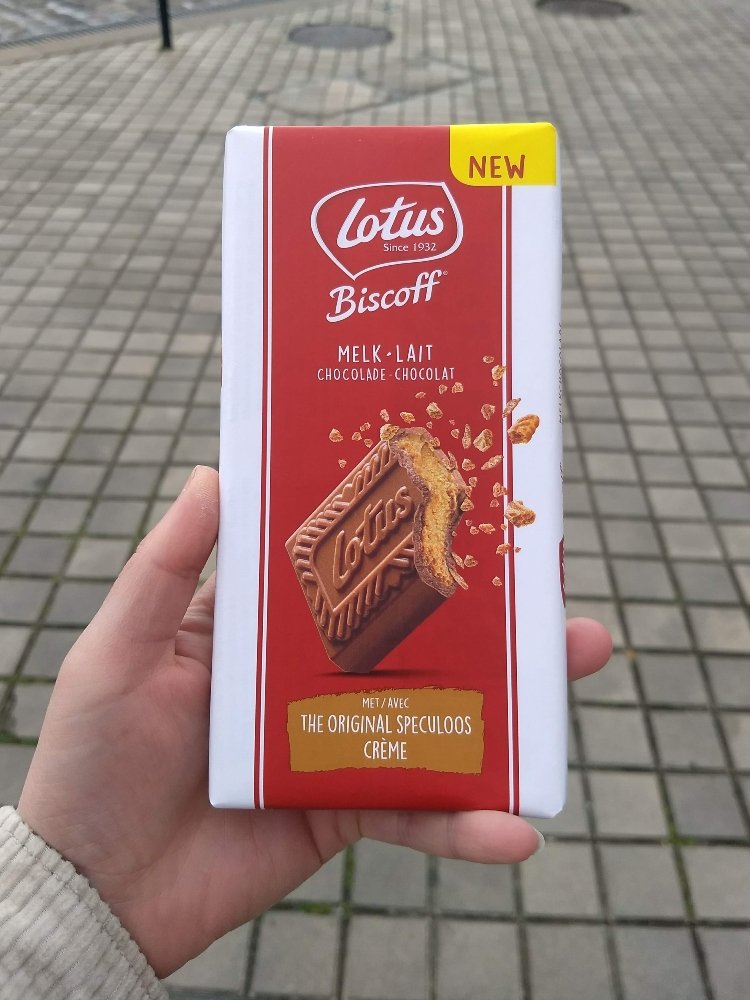 Lotus Biscoff Milk Chocolate With Biscoff Cream
