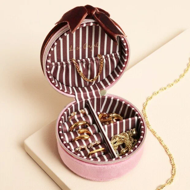 pink-burgundy-velvet-bow-mini-round-jewellery-case-80038-4x3a1479-copy-620x620.jpeg