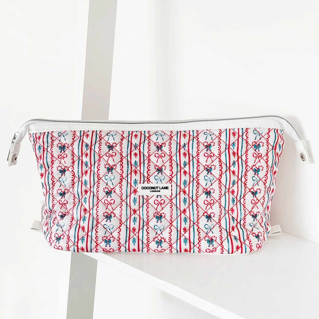 Expandable Makeup Bag - Quilted Let It Bow.png