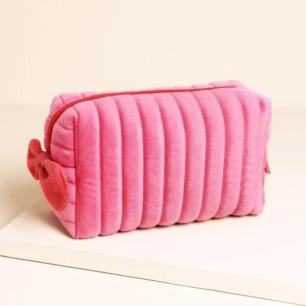 pink-red-velvet-bow-makeup-bag-80386-4x3a1368-copy-620x620.jpeg