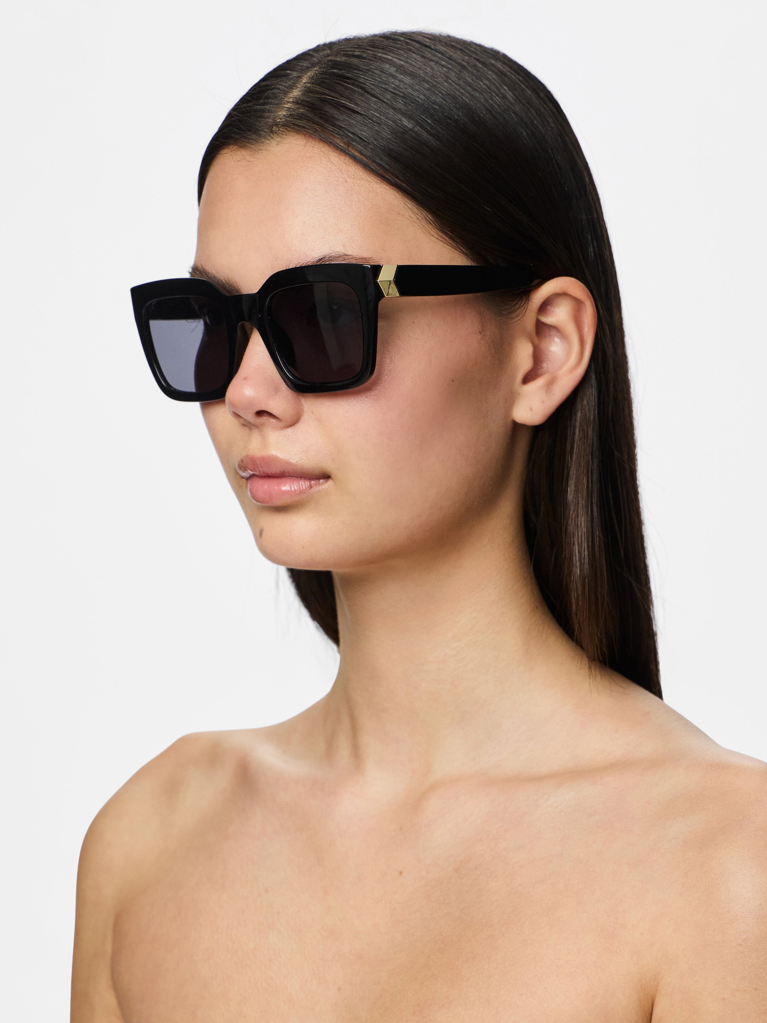 PIECES_Springsummer_4657609_17154890_6.jpg