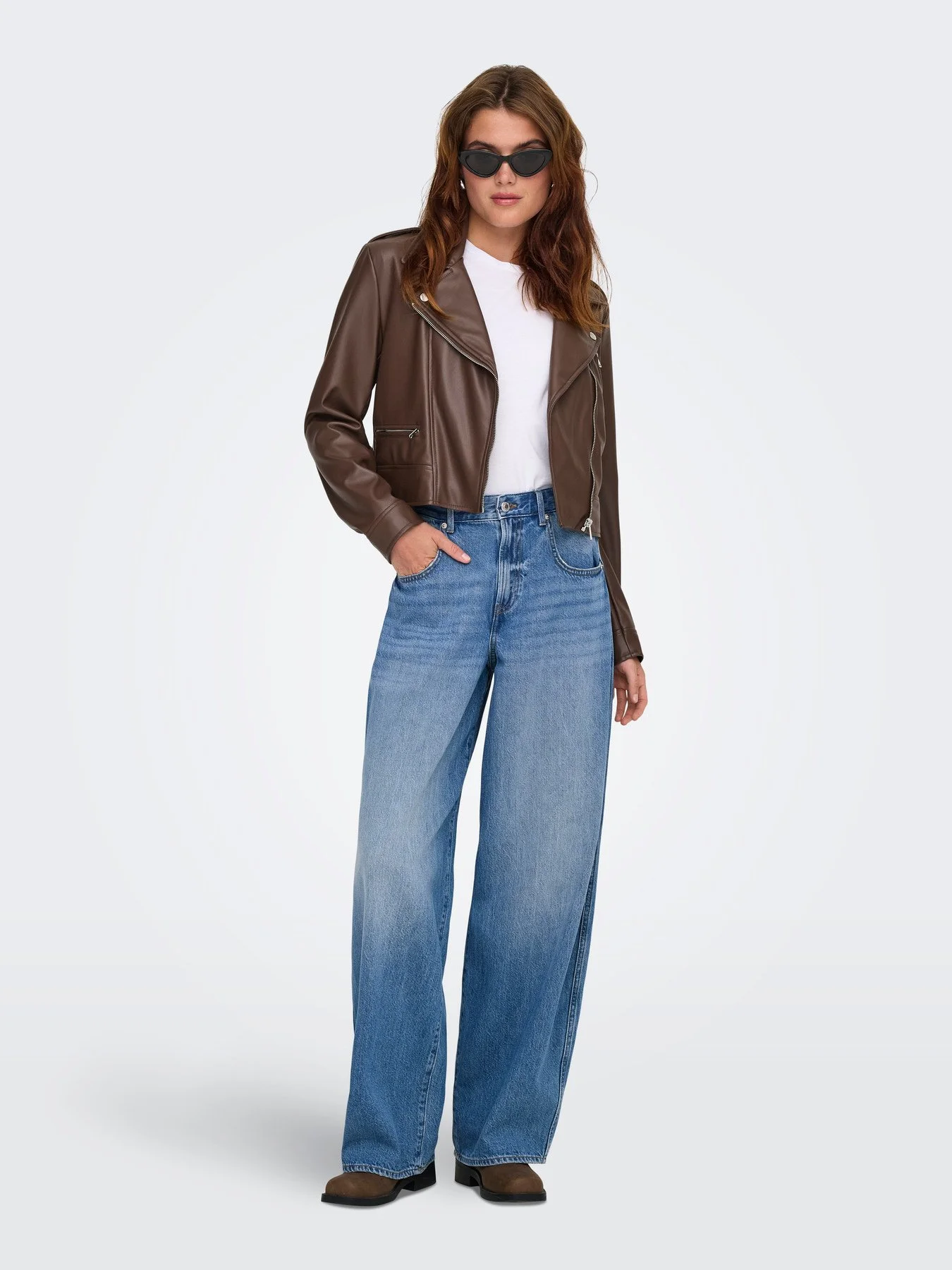 F_15367620_M_4943189_Front Full.jpg