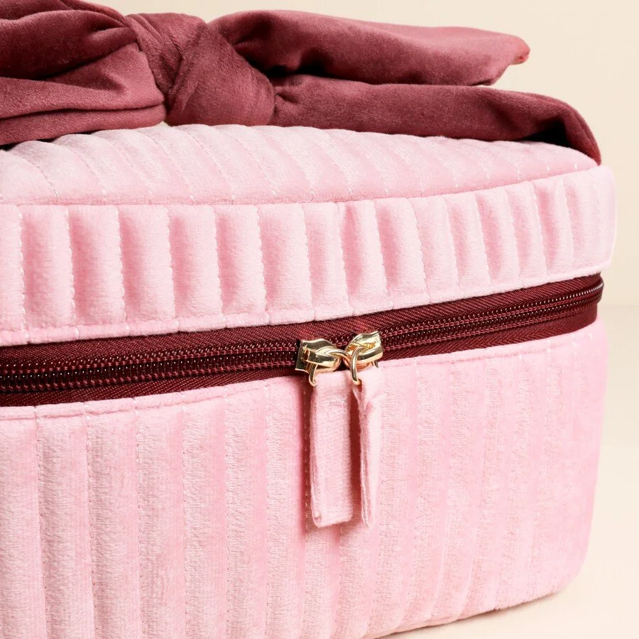 pale-pink-red-velvet-bow-vanity-makeup-bag-80388-4x3a0378-copy-900x900.jpeg