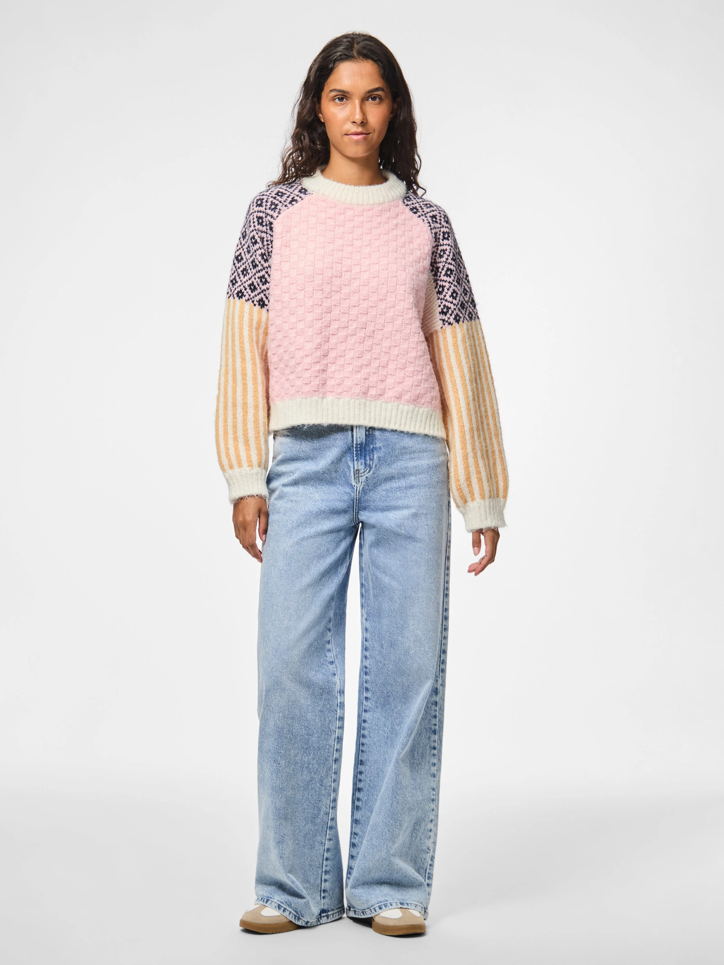 PIECES_FallWinter2025_4865178_17161265_6.jpg