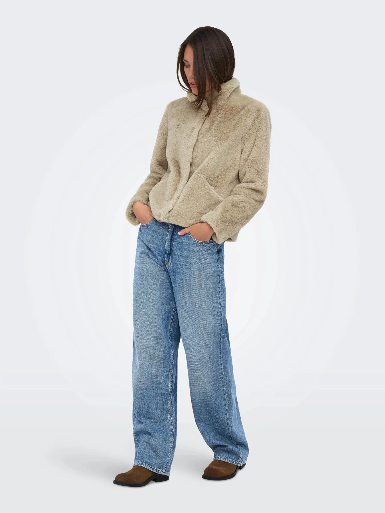 F_15295423_M_4320925_Front Full.jpg