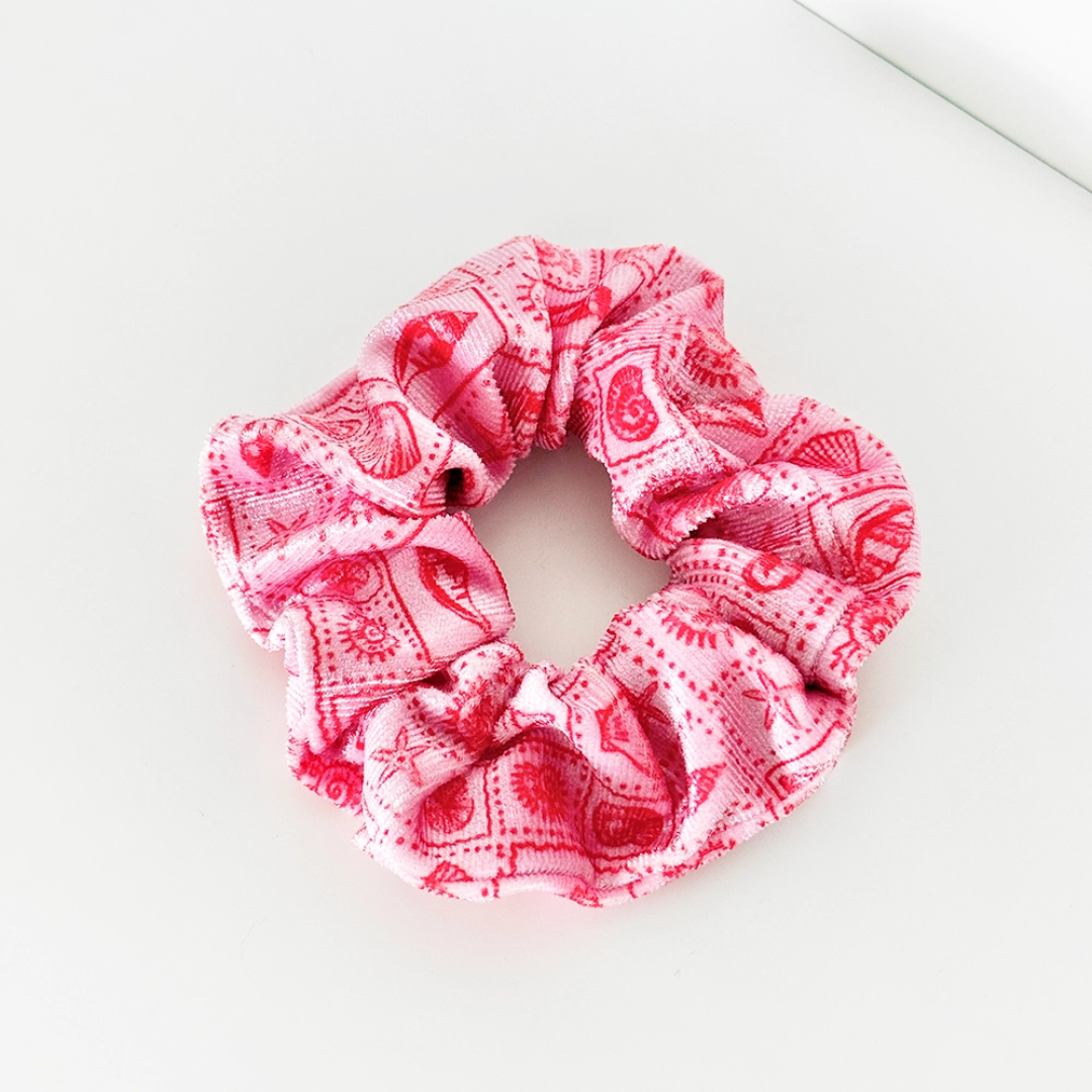 Seashell Riviera Scrunchie .png